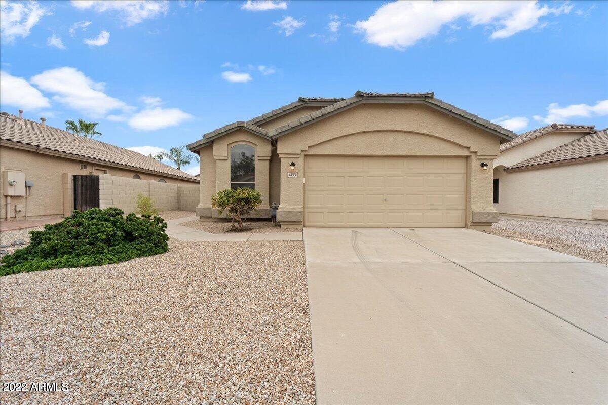 1833 E PONY Lane