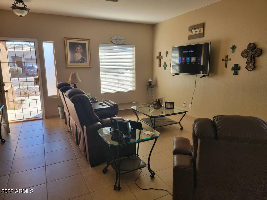 3740 E Remington Drive