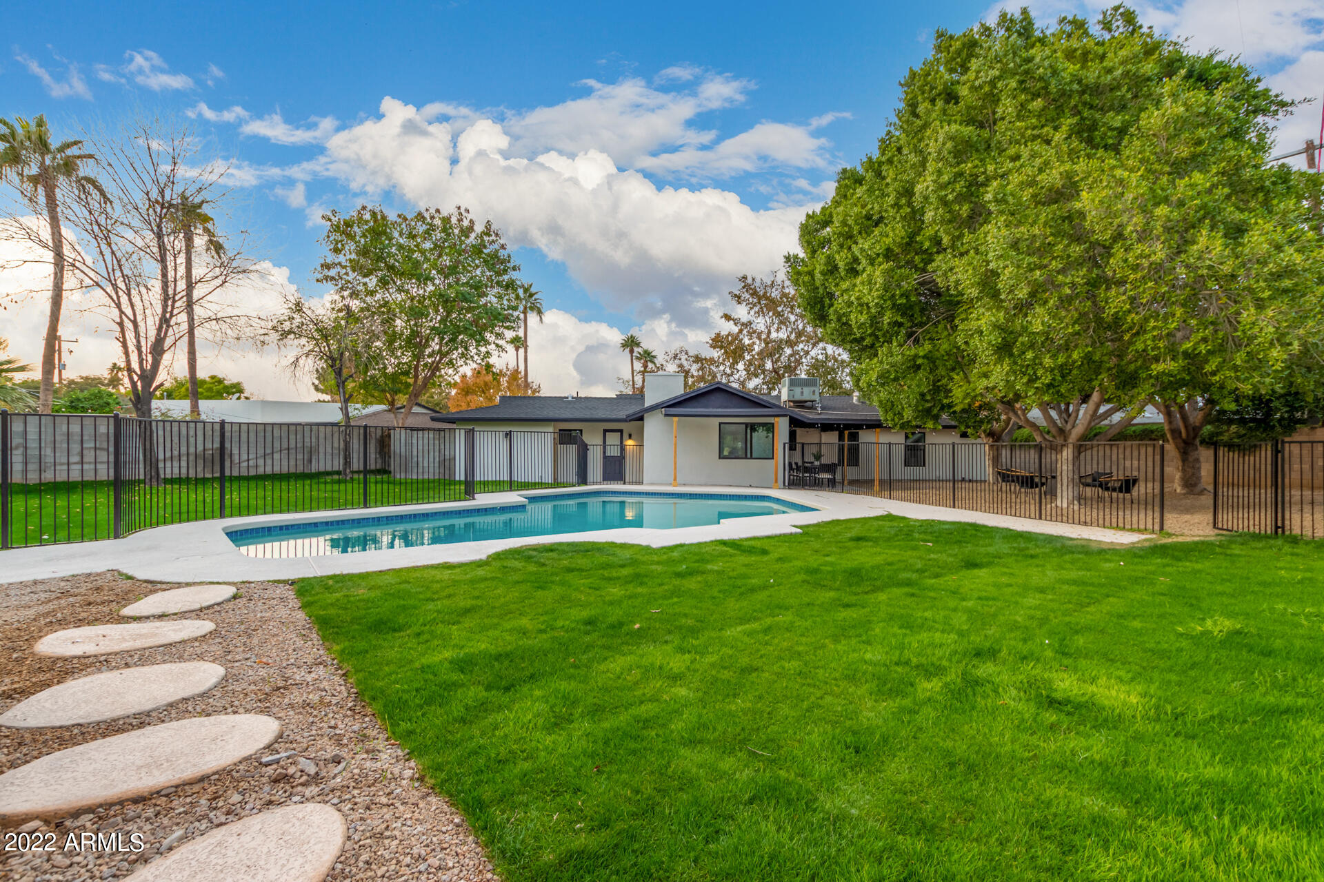 1509 E MCLELLAN Boulevard