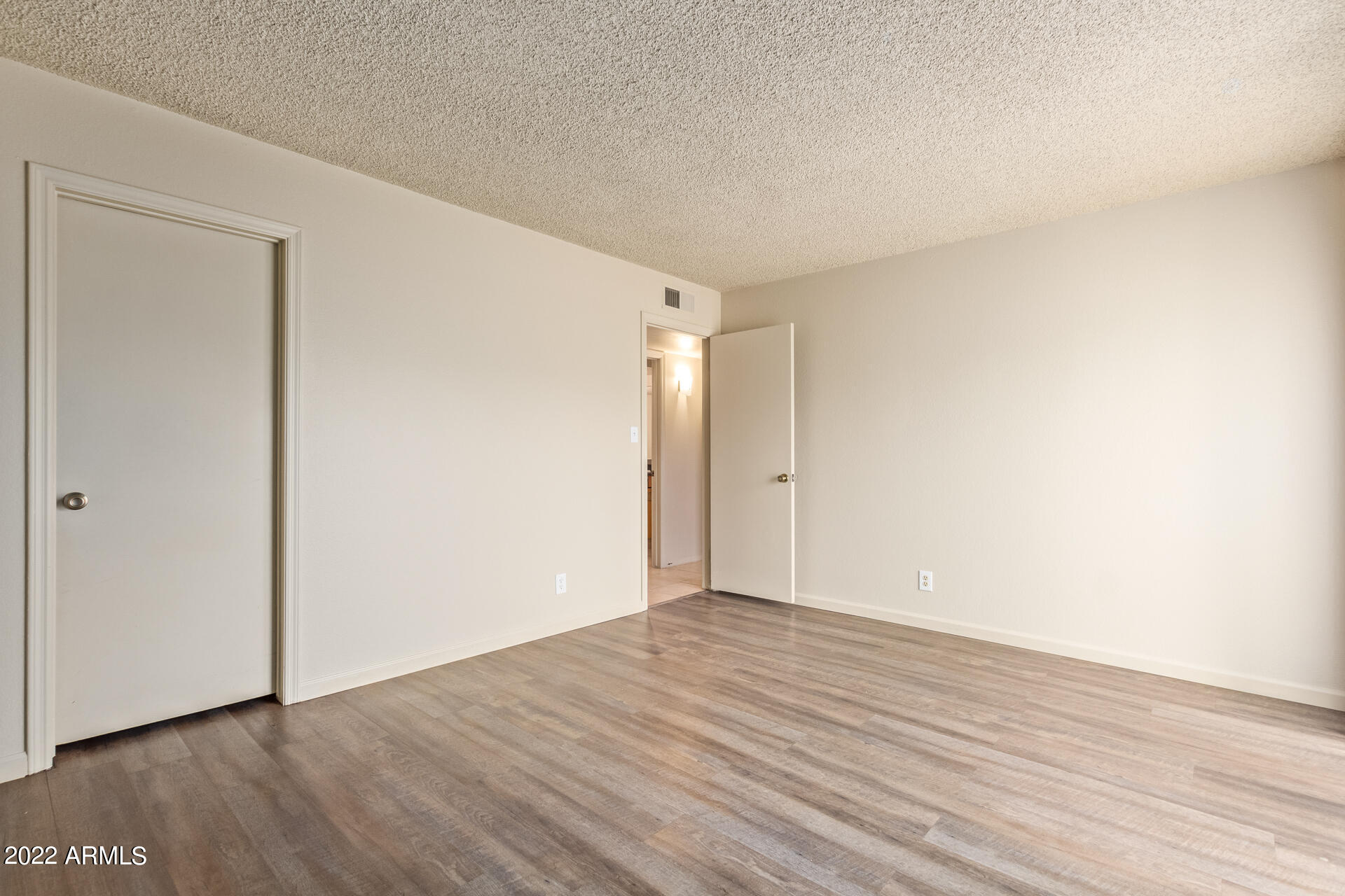 1725 N DATE Street # 4