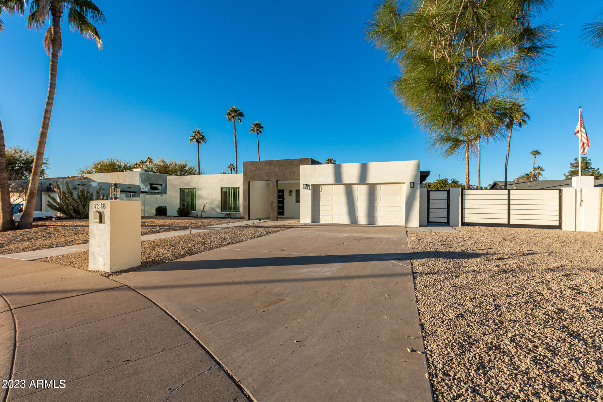 5318 E Ludlow Drive