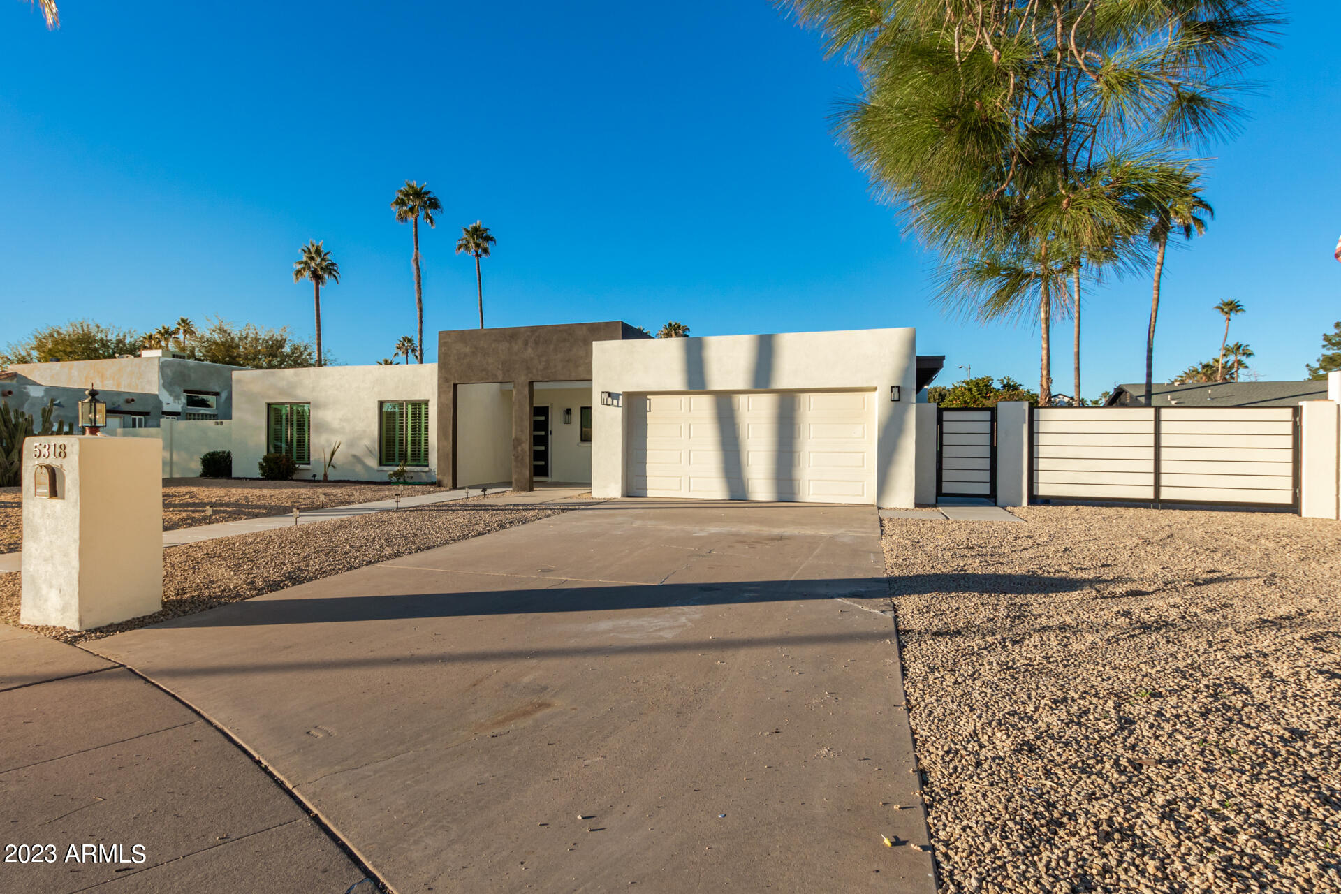 5318 E Ludlow Drive