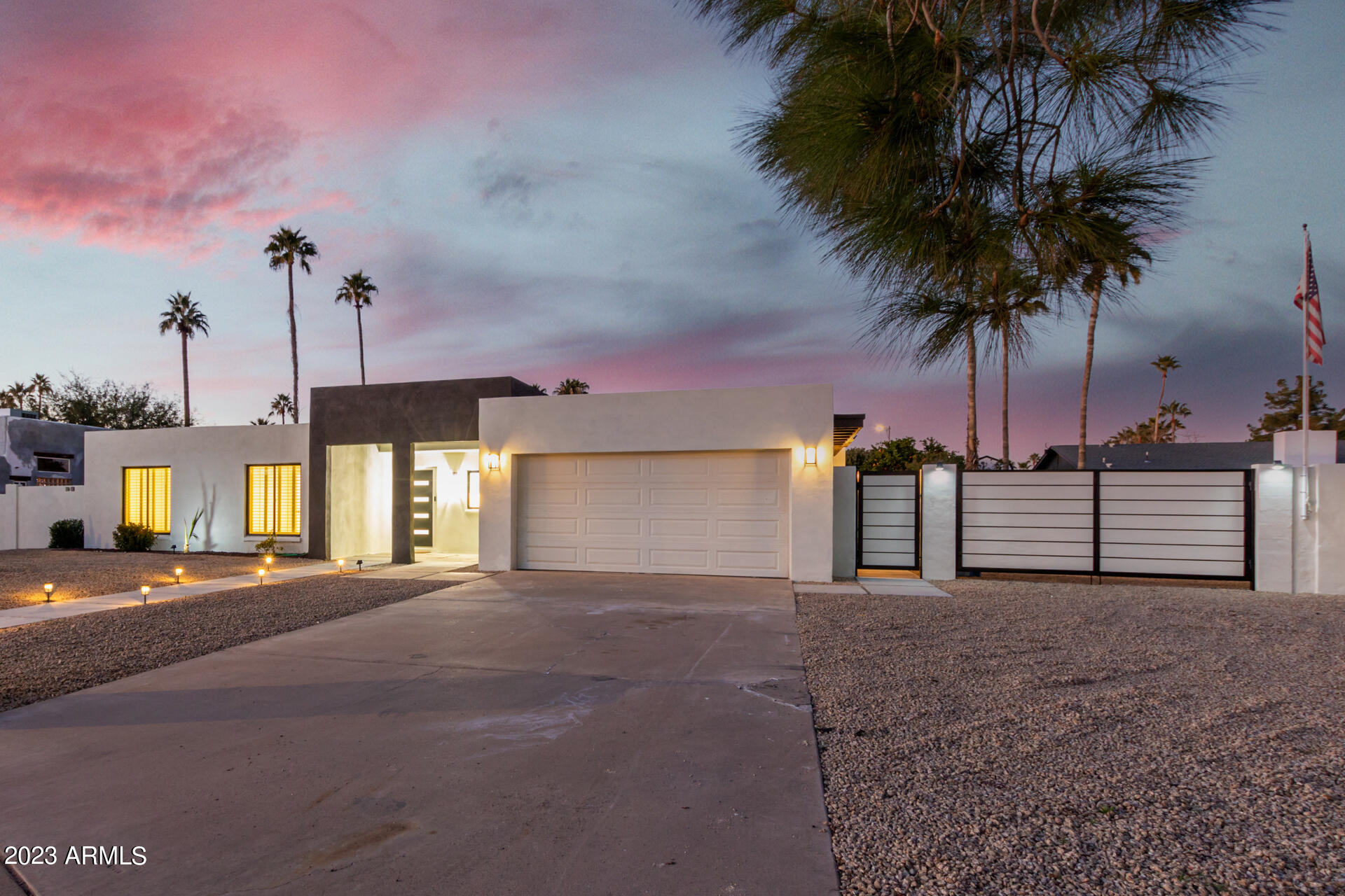 5318 E Ludlow Drive