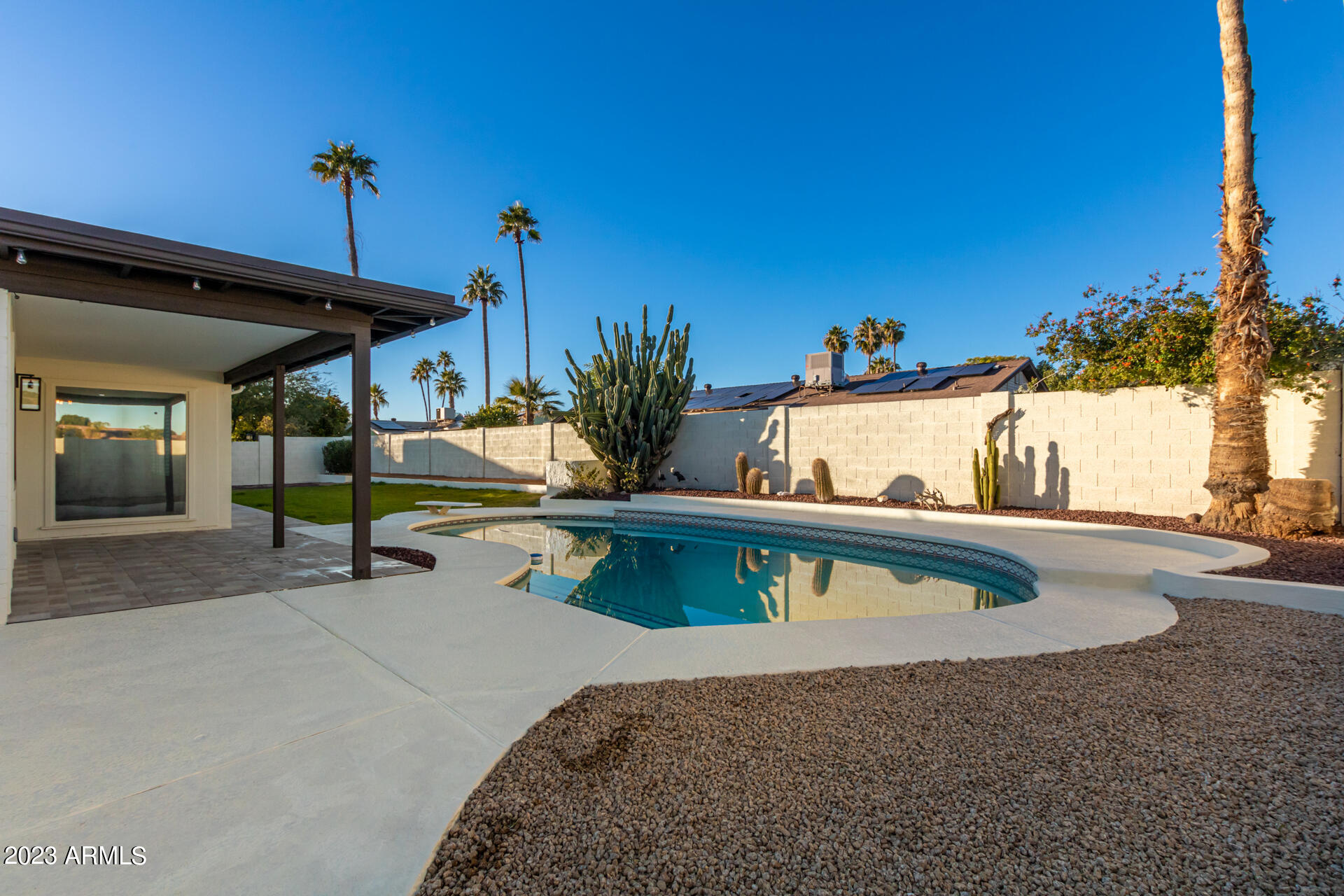 5318 E Ludlow Drive