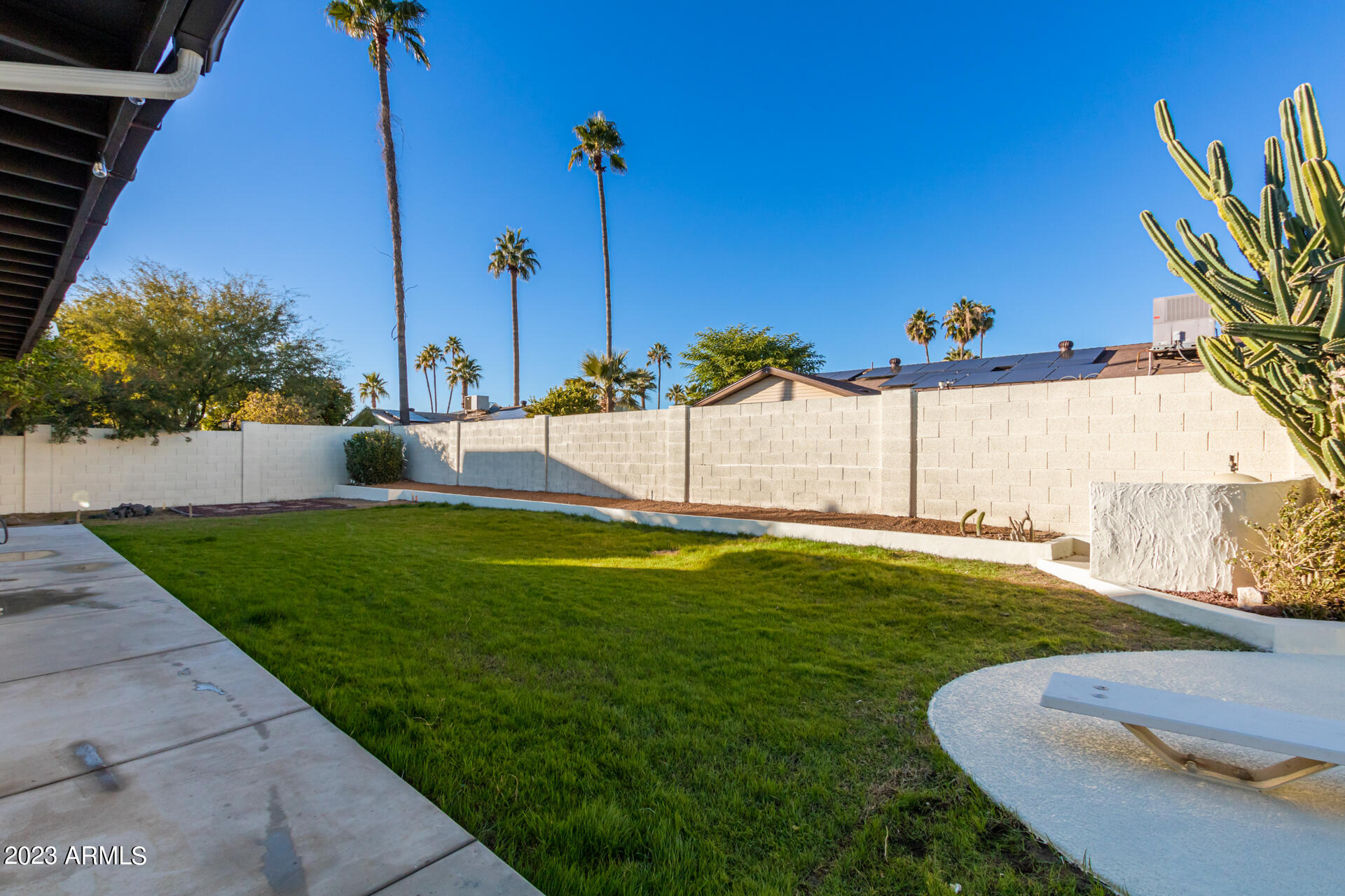5318 E Ludlow Drive