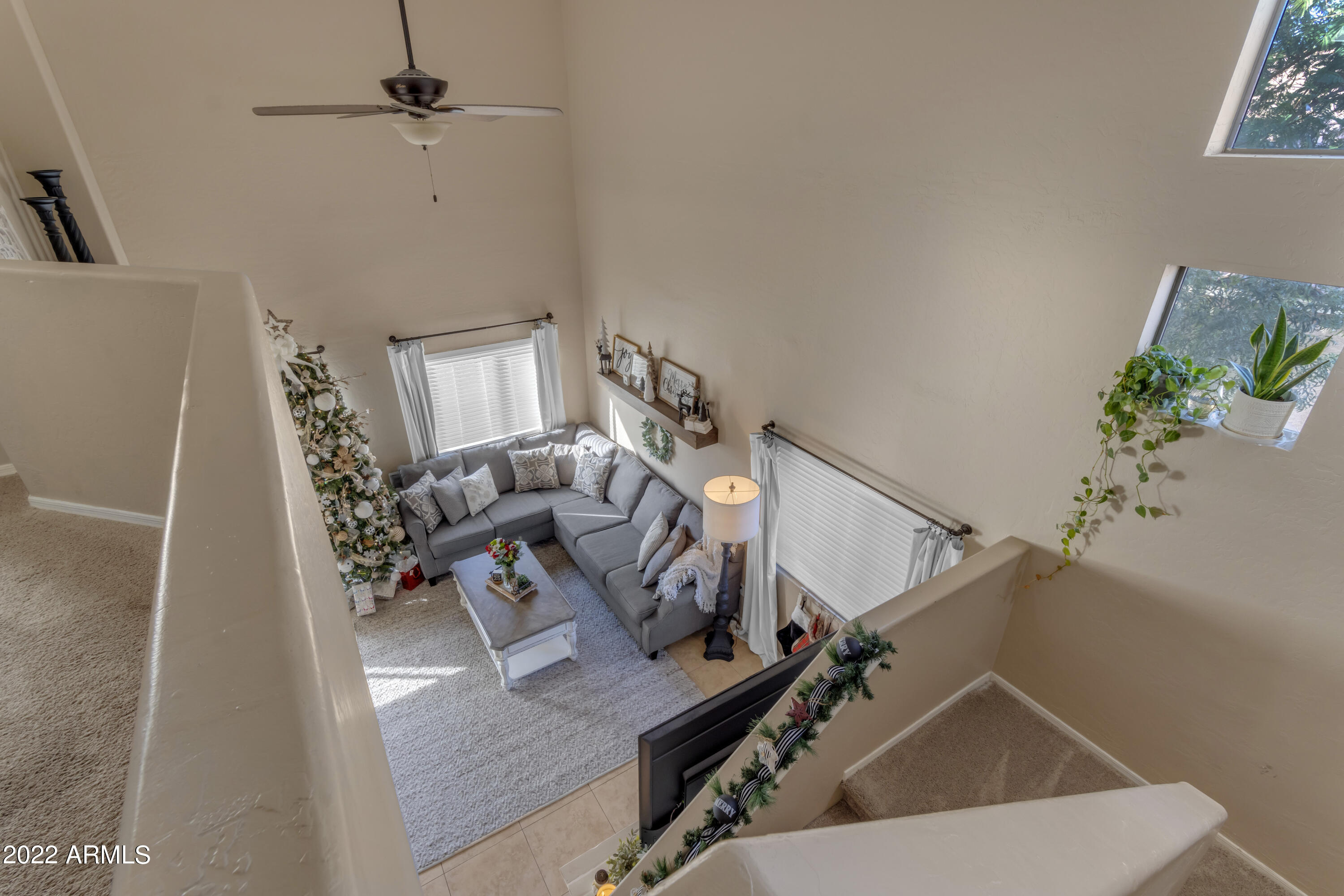 412 N AARON Circle