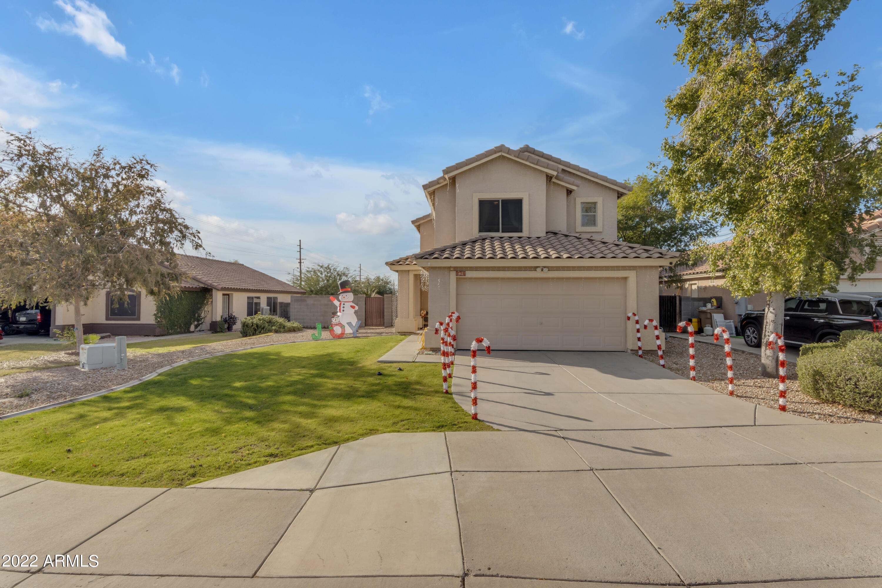 412 N AARON Circle