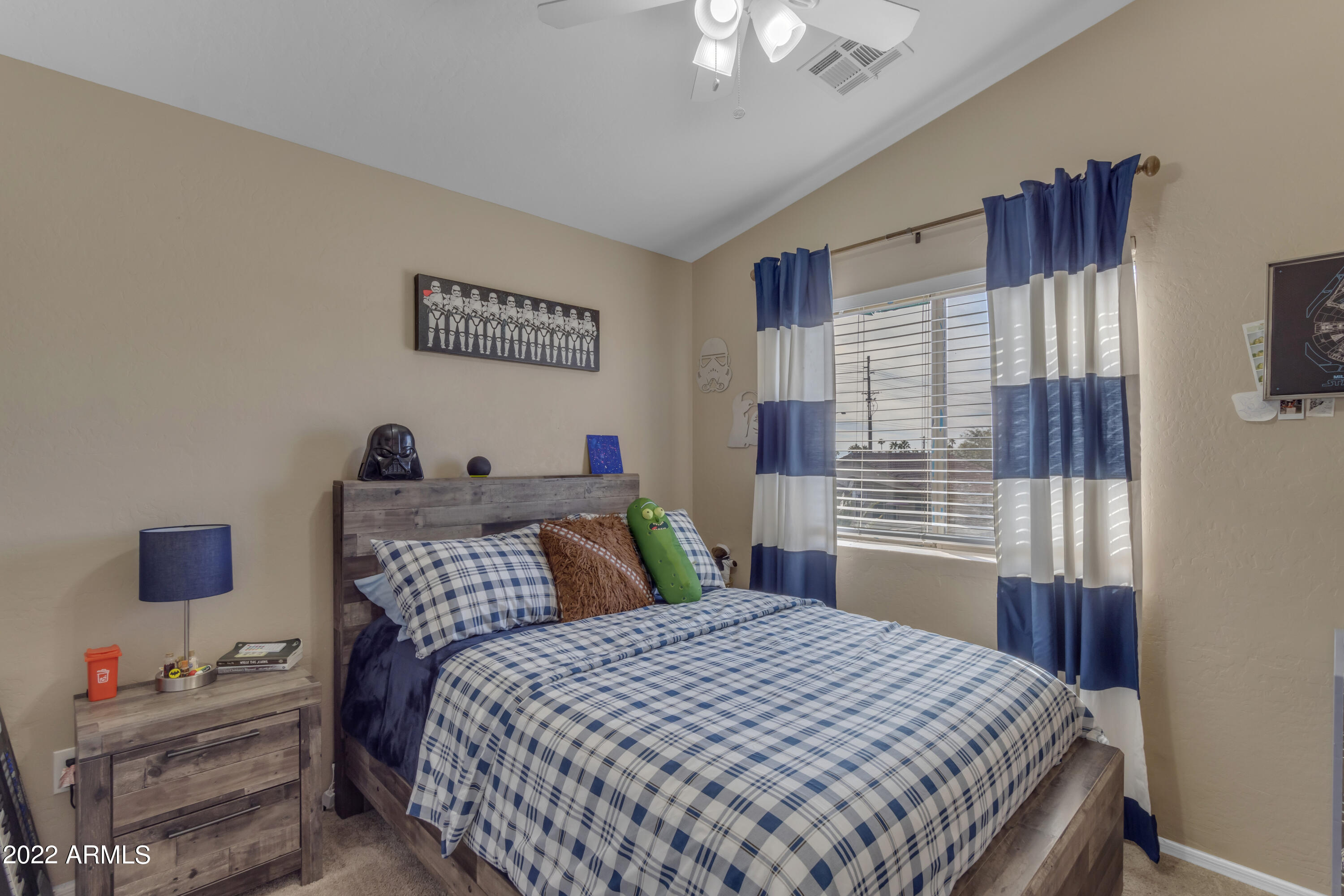 412 N AARON Circle
