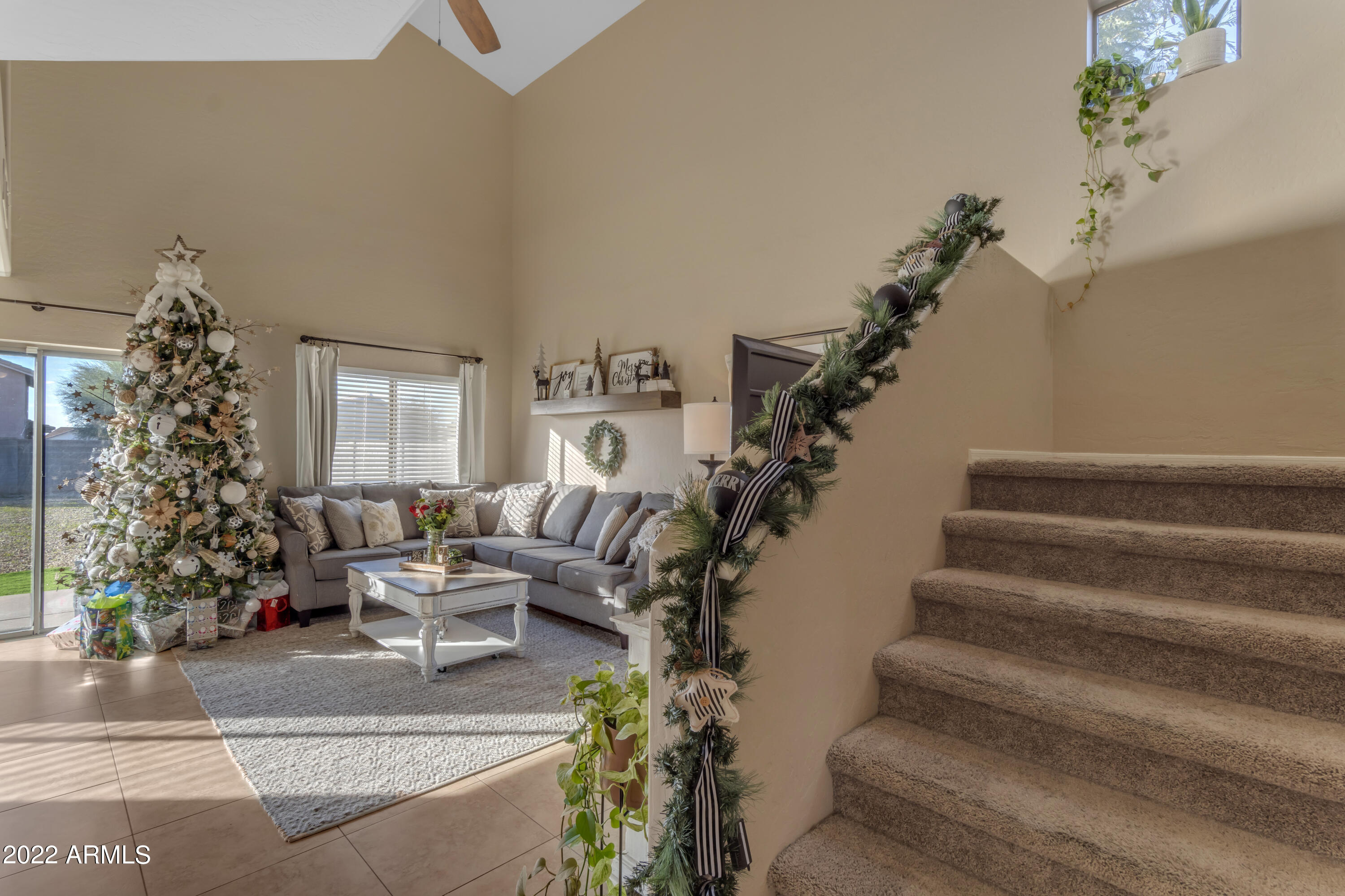 412 N AARON Circle