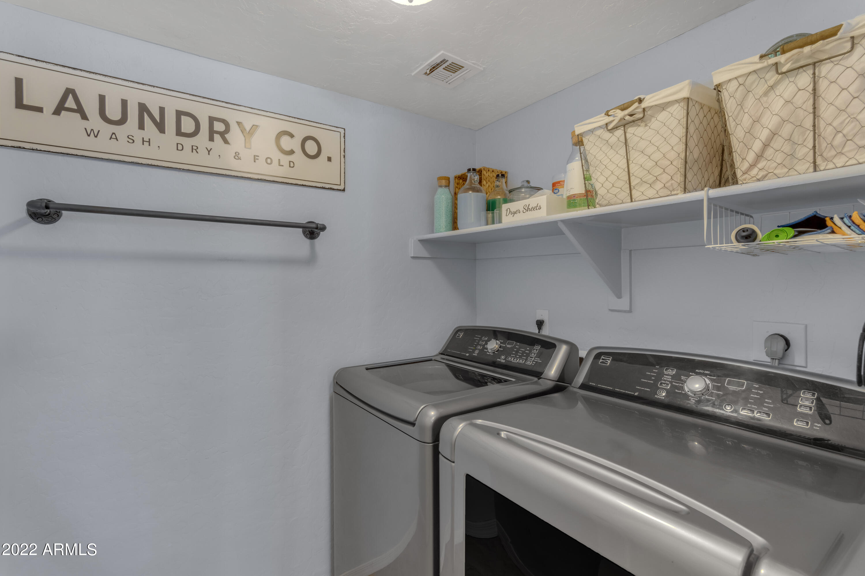 412 N AARON Circle