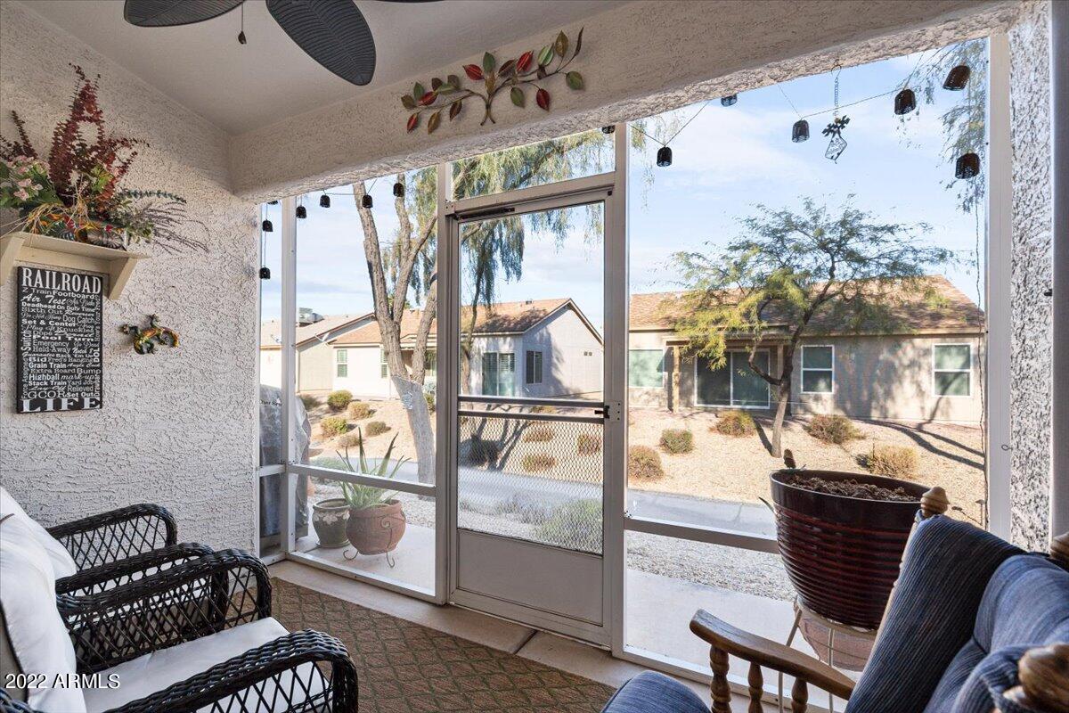1830 E WESTCHESTER Drive