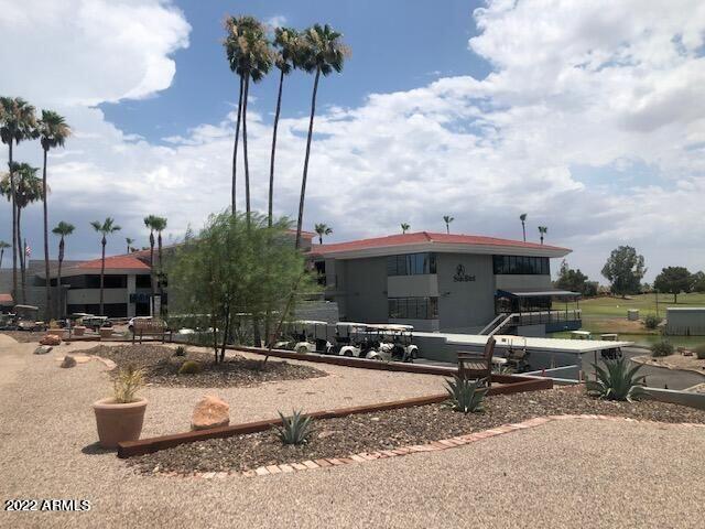 1830 E WESTCHESTER Drive