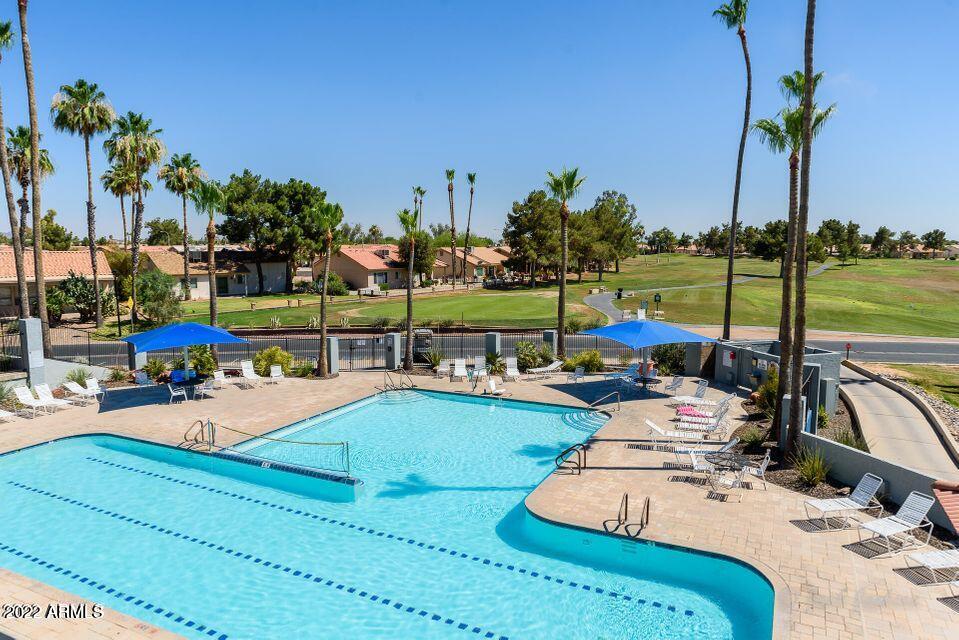 1830 E WESTCHESTER Drive