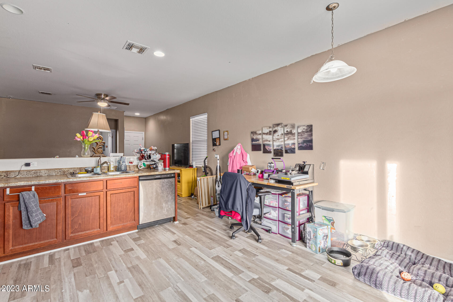 40009 W PRYOR Lane