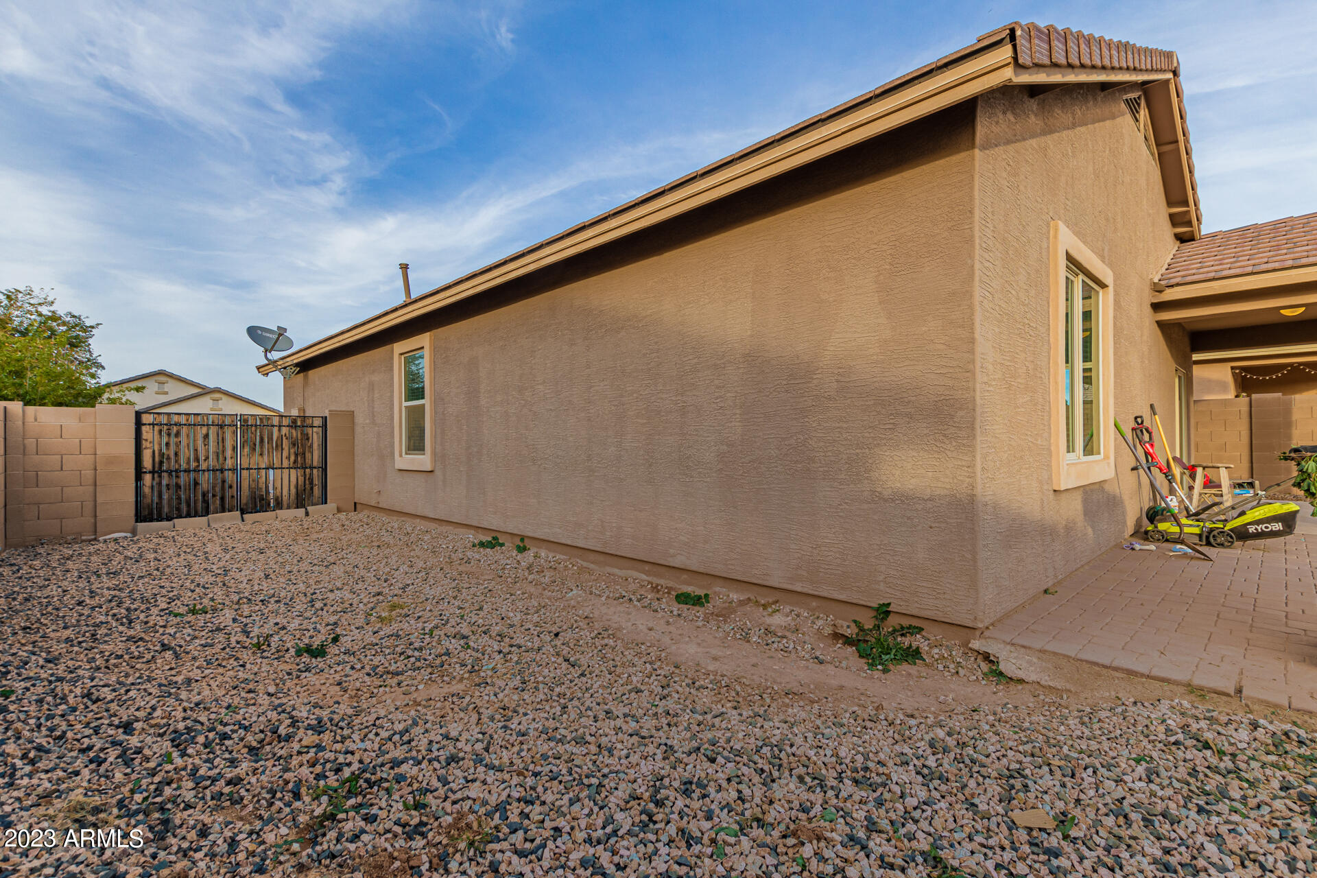 40009 W PRYOR Lane