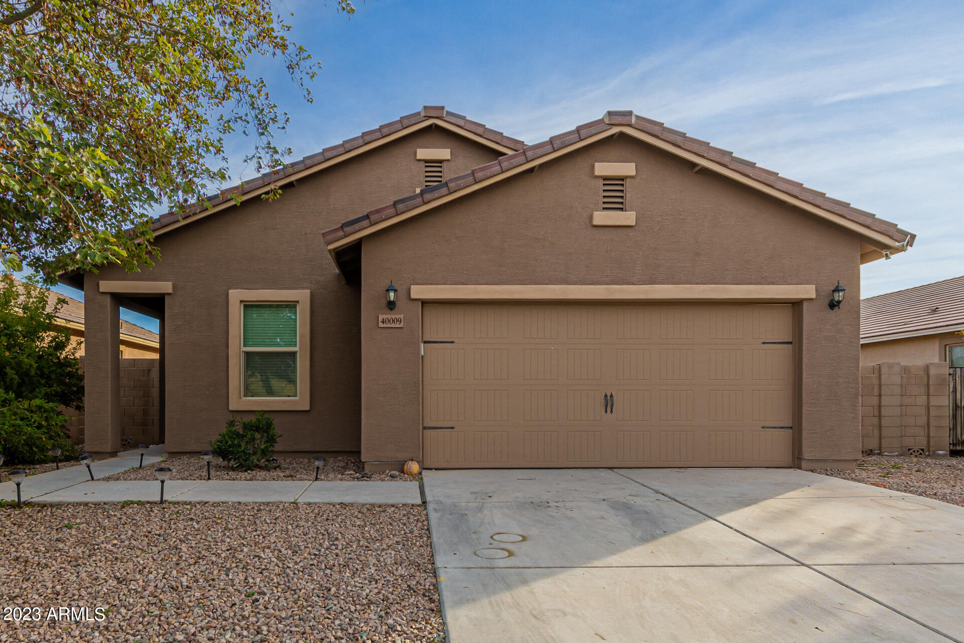40009 W PRYOR Lane