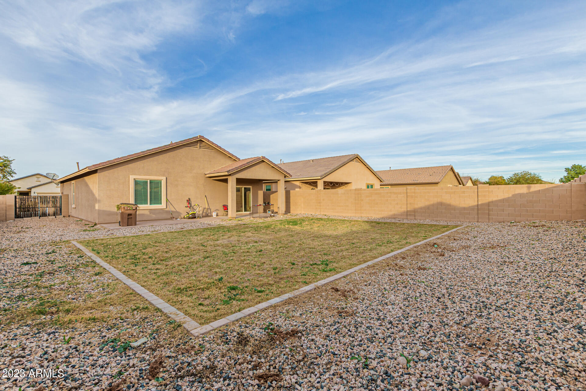 40009 W PRYOR Lane