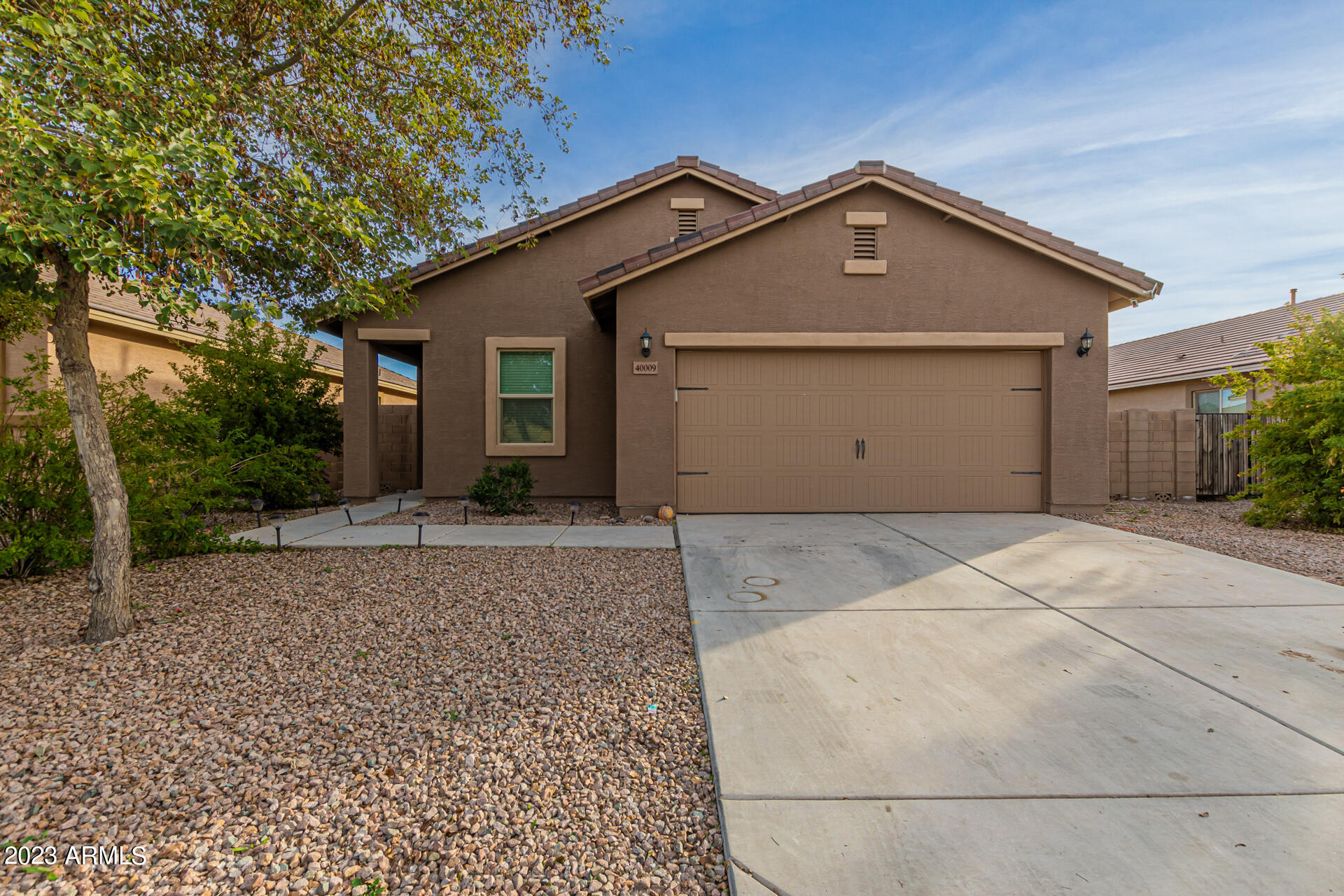 40009 W PRYOR Lane