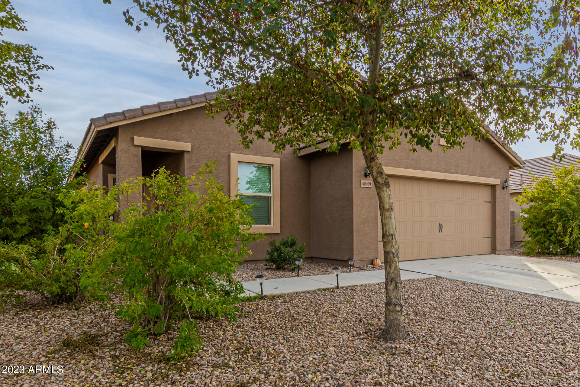 40009 W PRYOR Lane