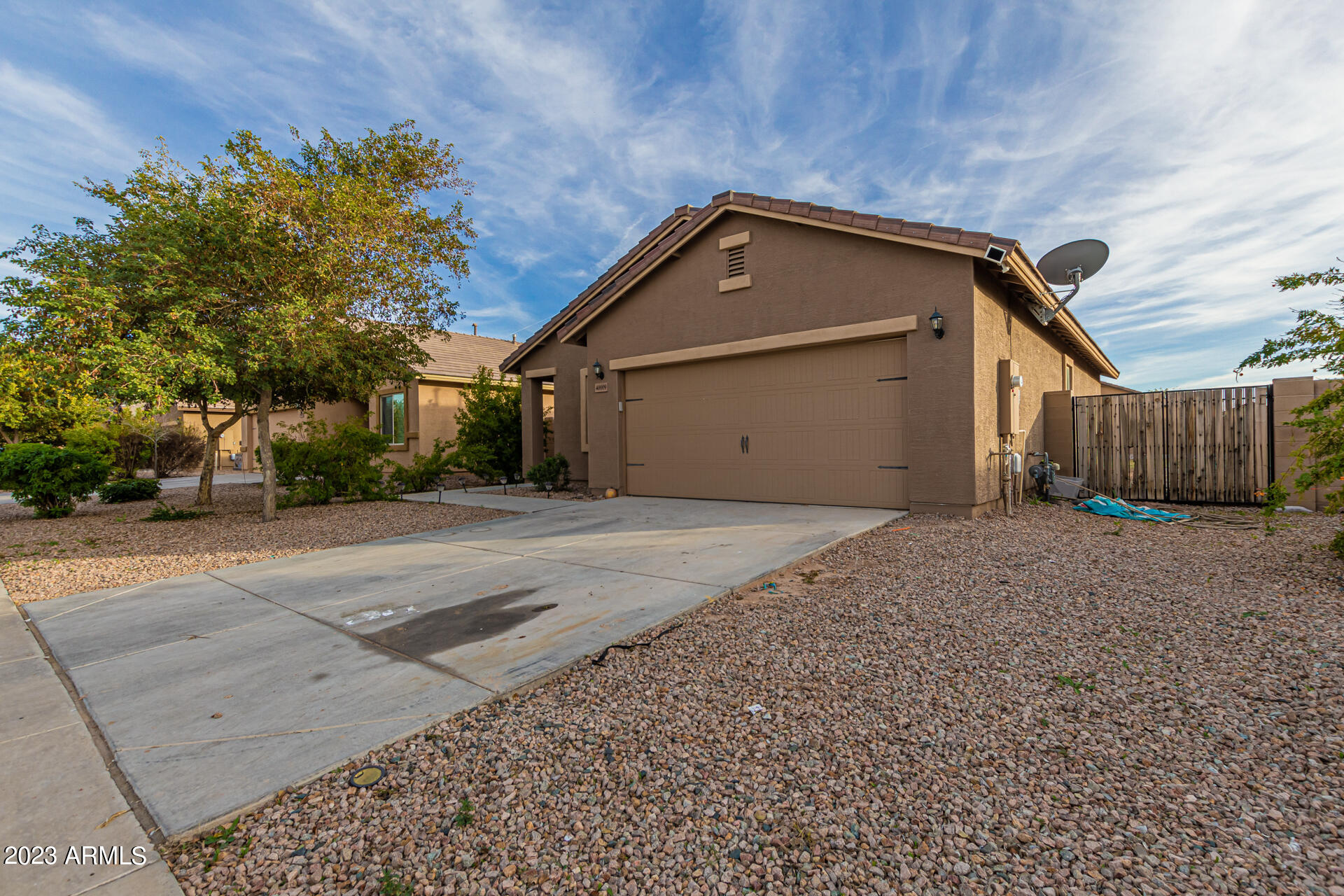 40009 W PRYOR Lane