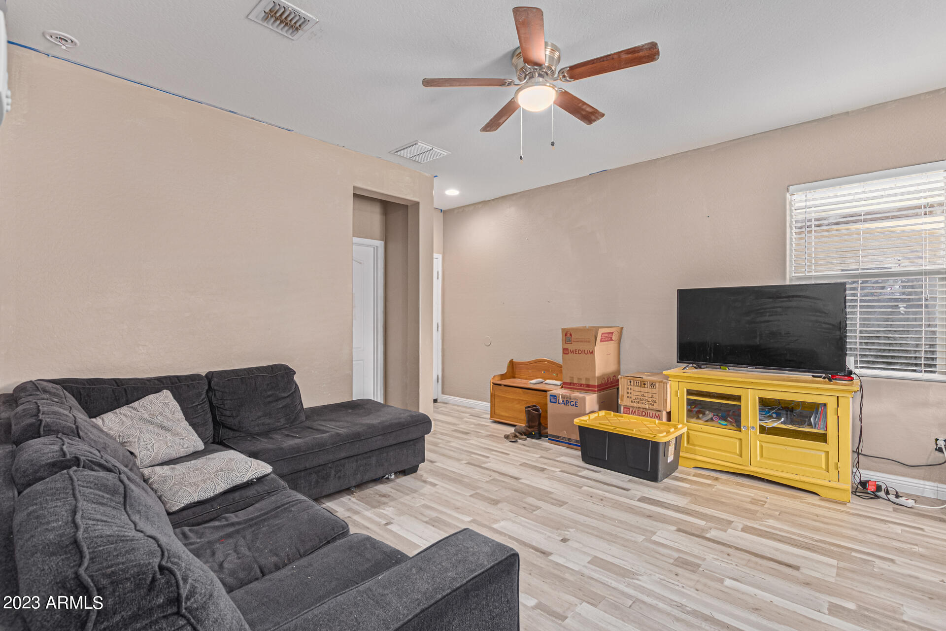 40009 W PRYOR Lane