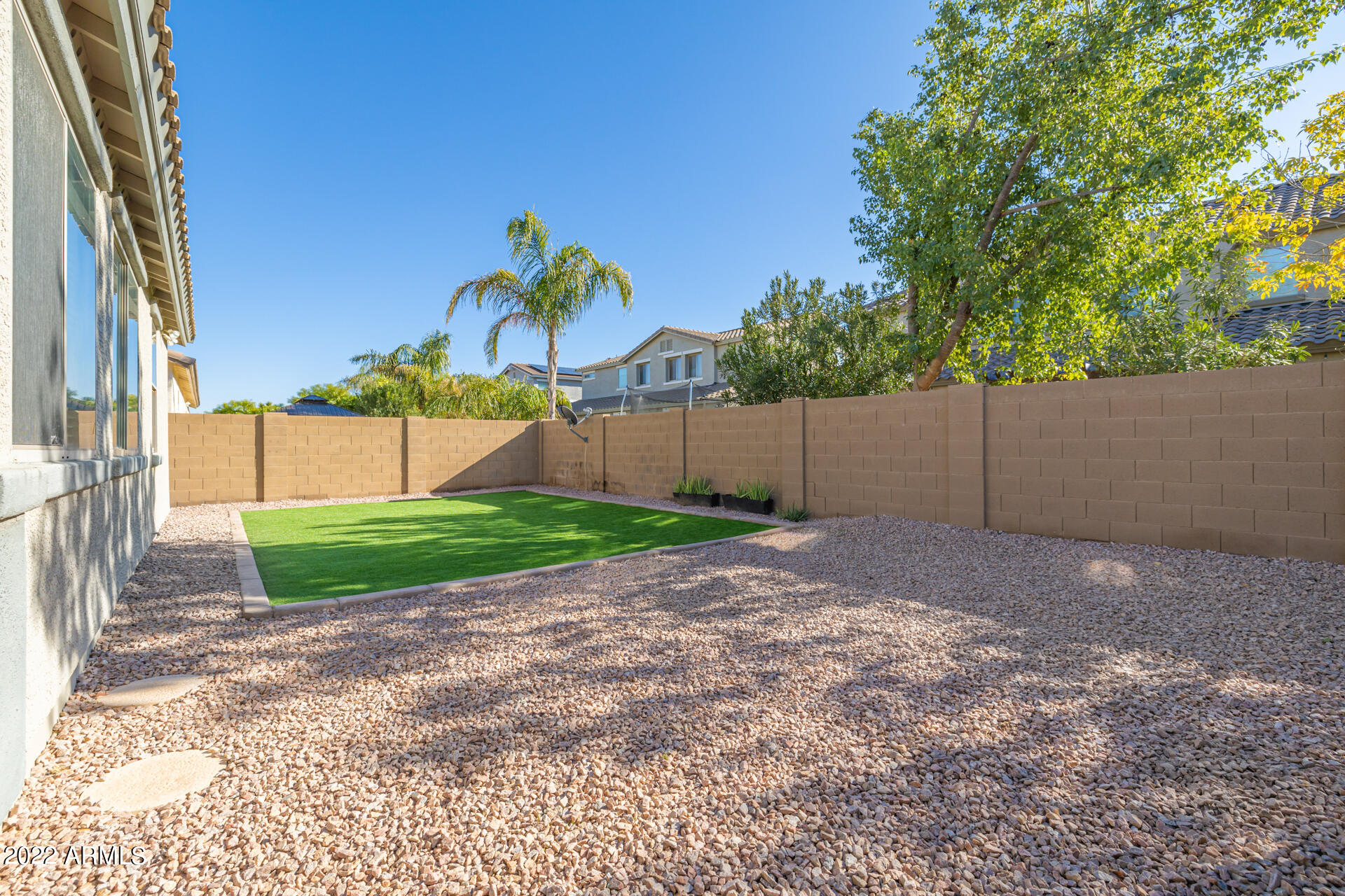 21453 E ROUNDUP Way