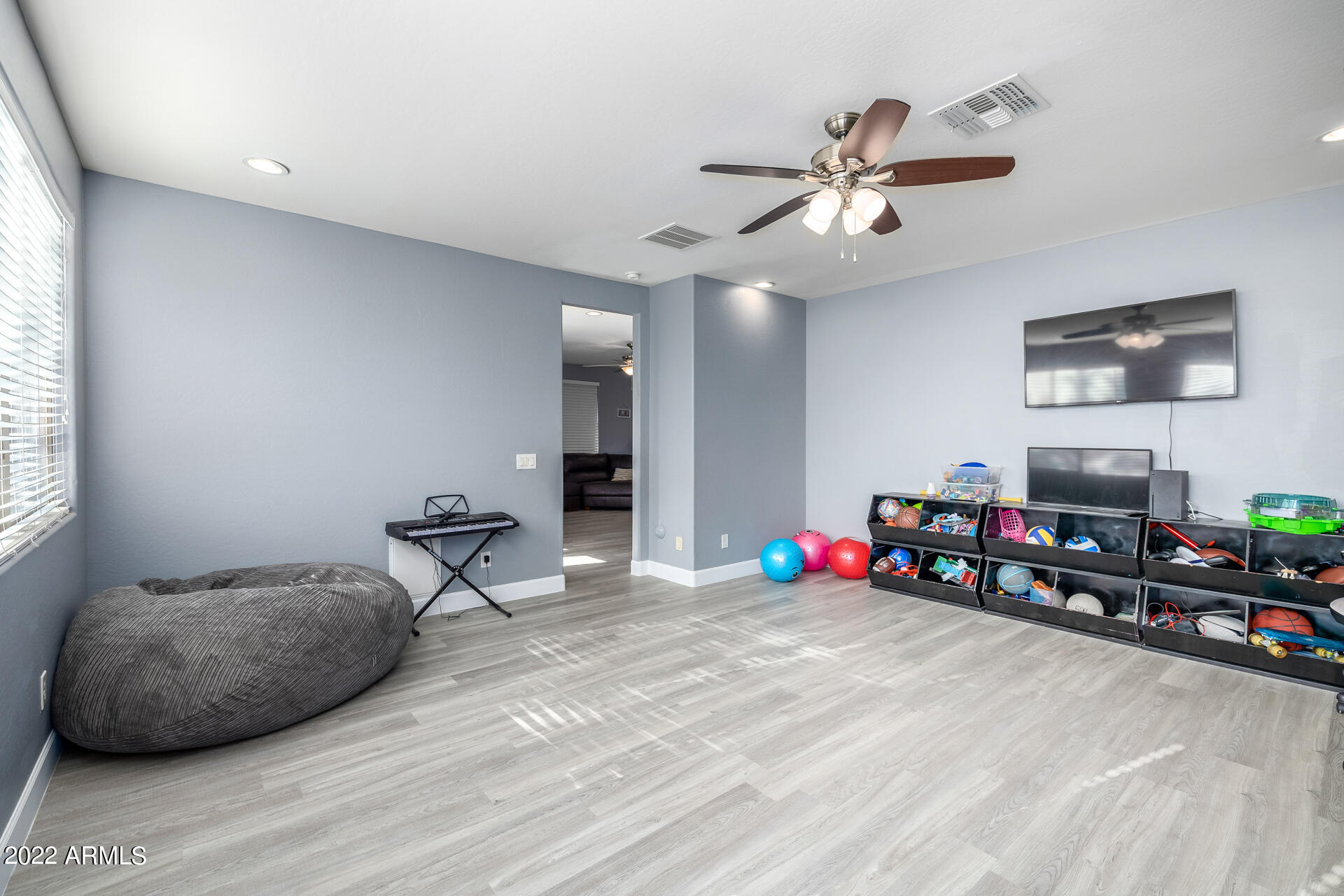 21453 E ROUNDUP Way
