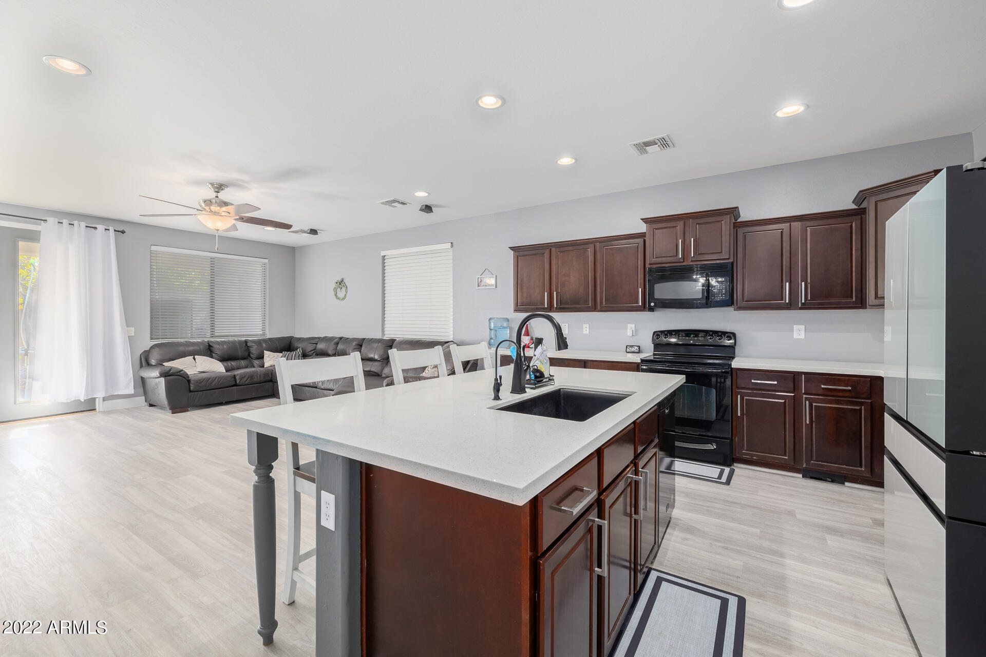 21453 E ROUNDUP Way