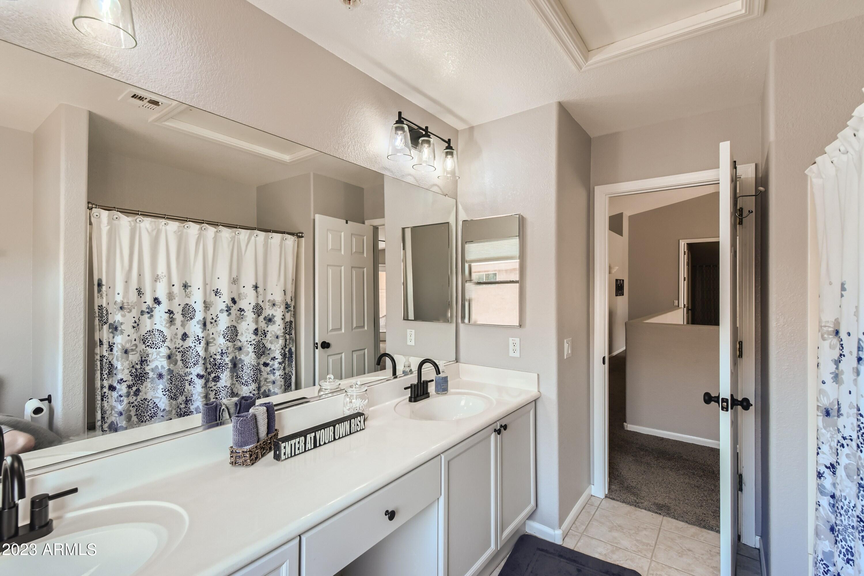 6030 E LONG SHADOW Trail