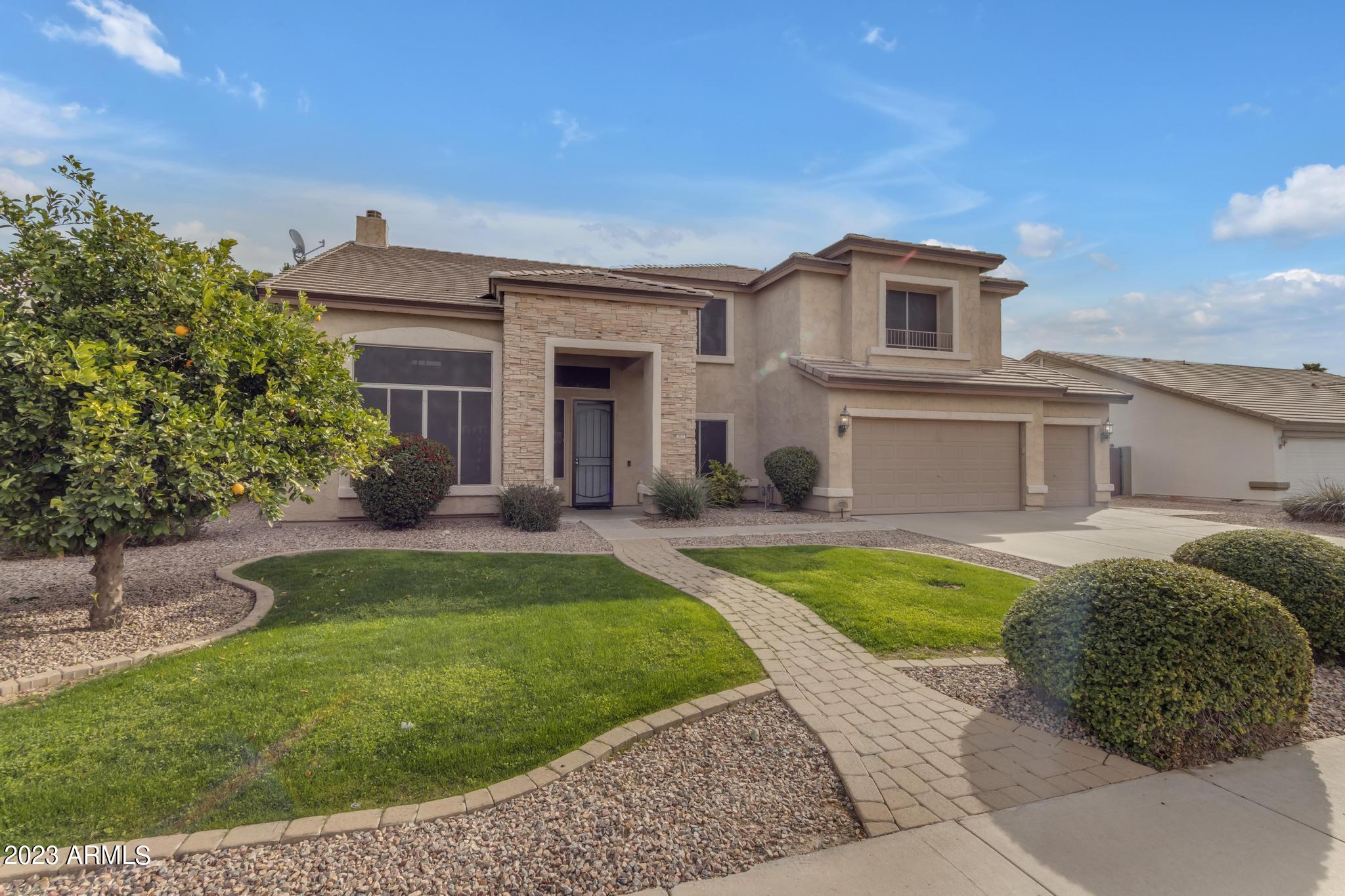2037 N CHESTNUT --