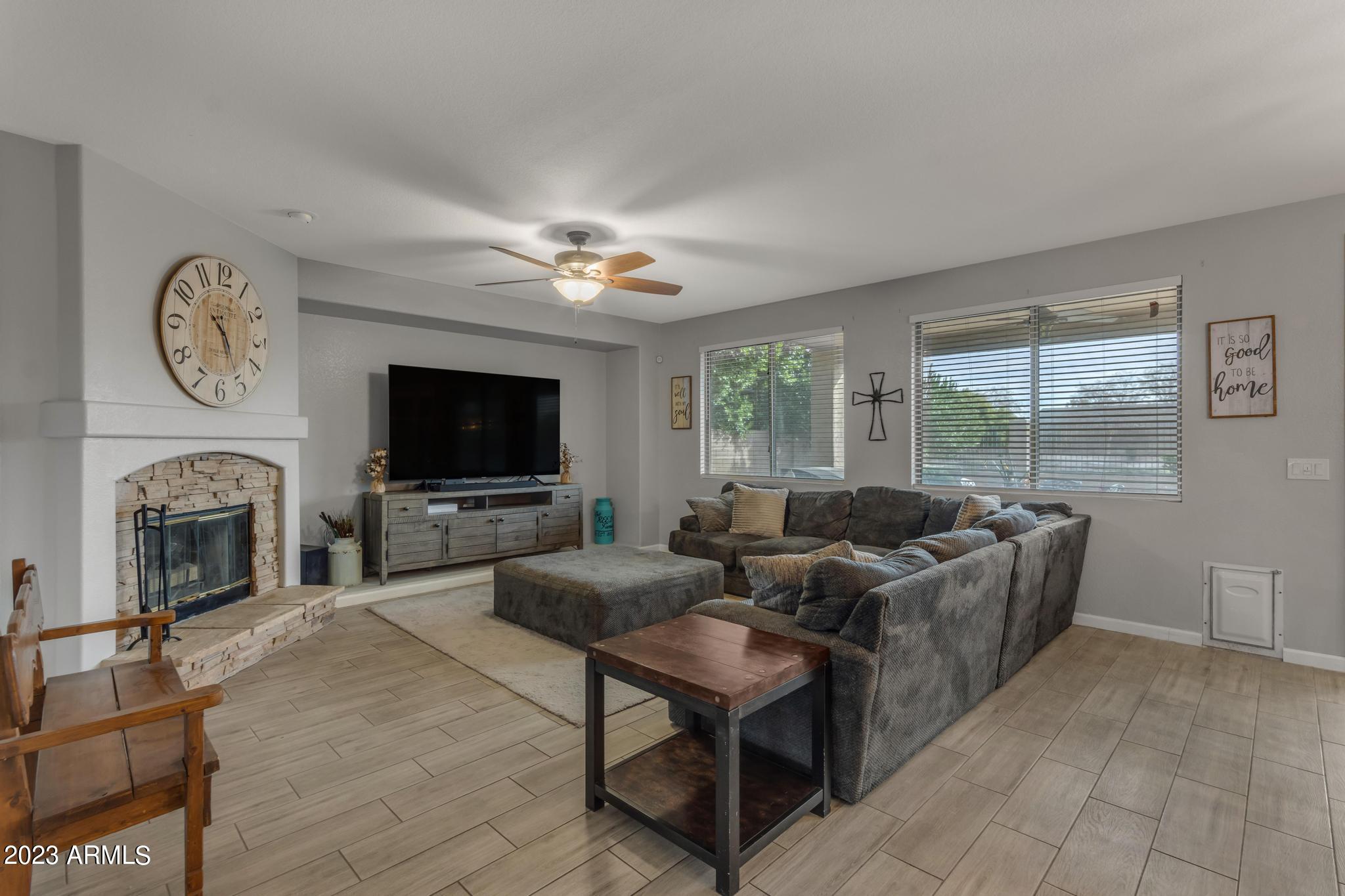 2037 N CHESTNUT --