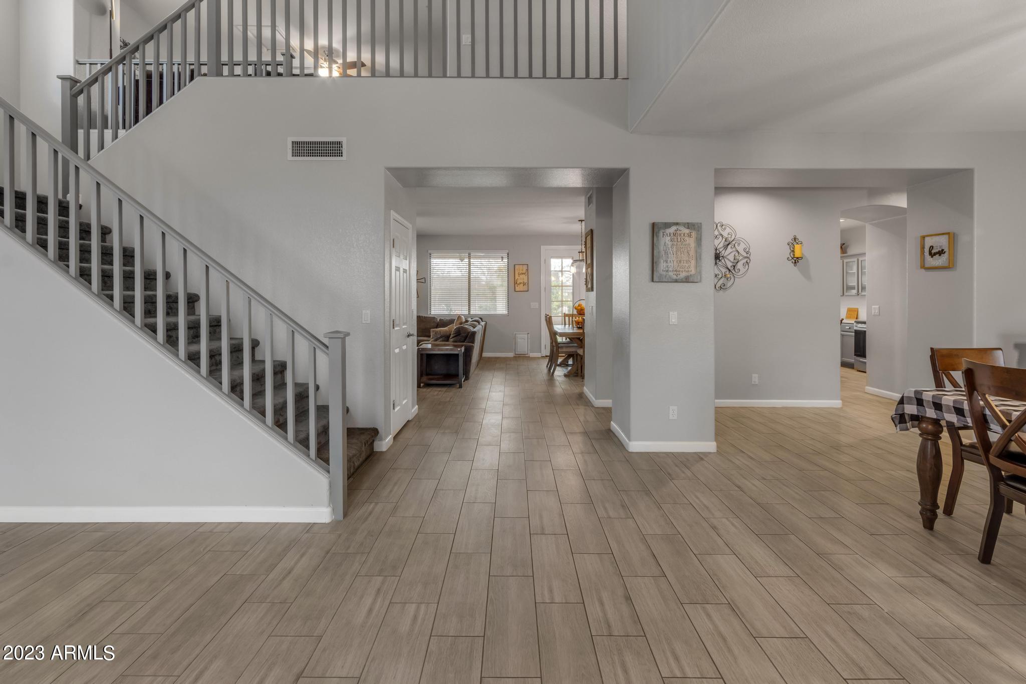 2037 N CHESTNUT --