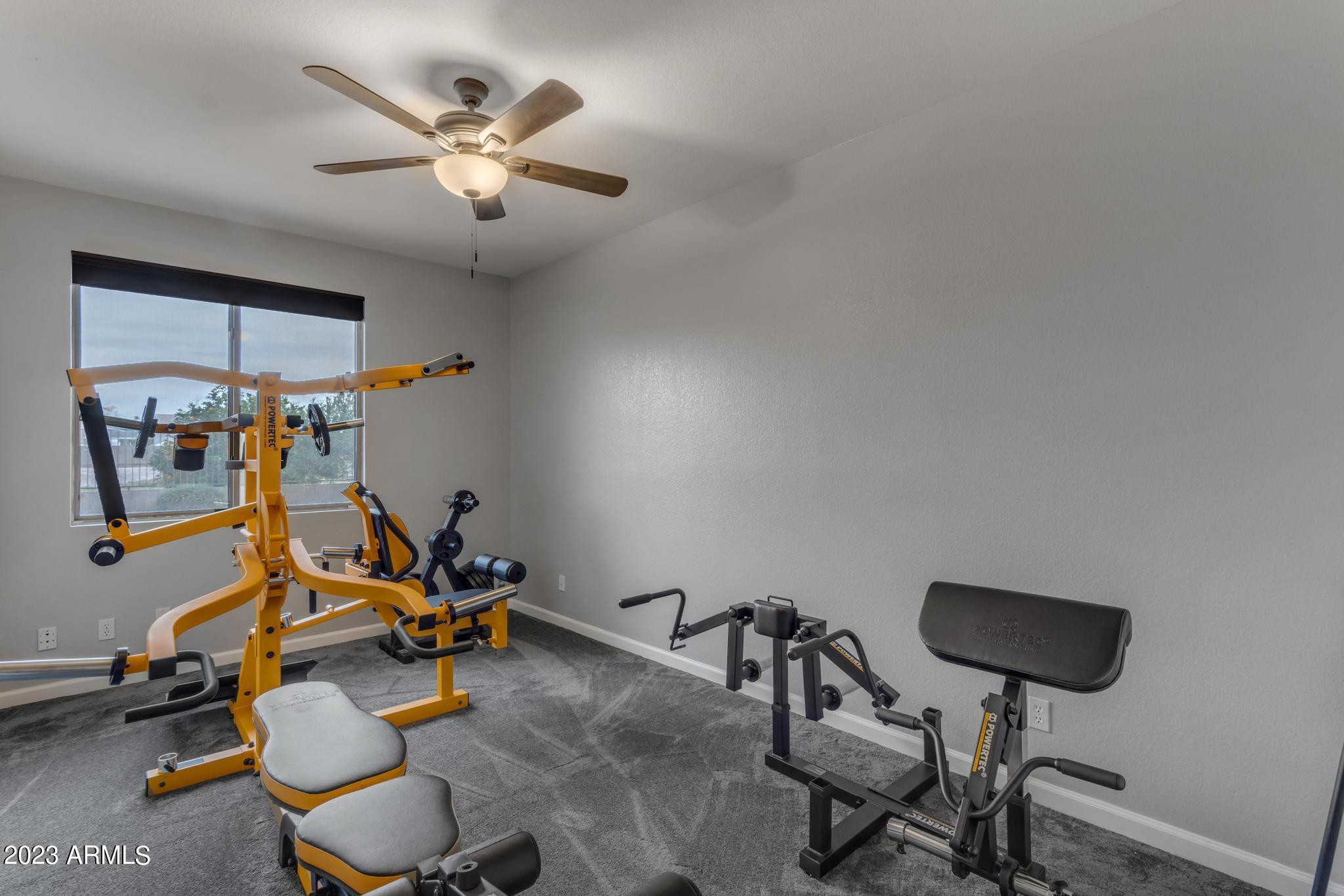 2037 N CHESTNUT --