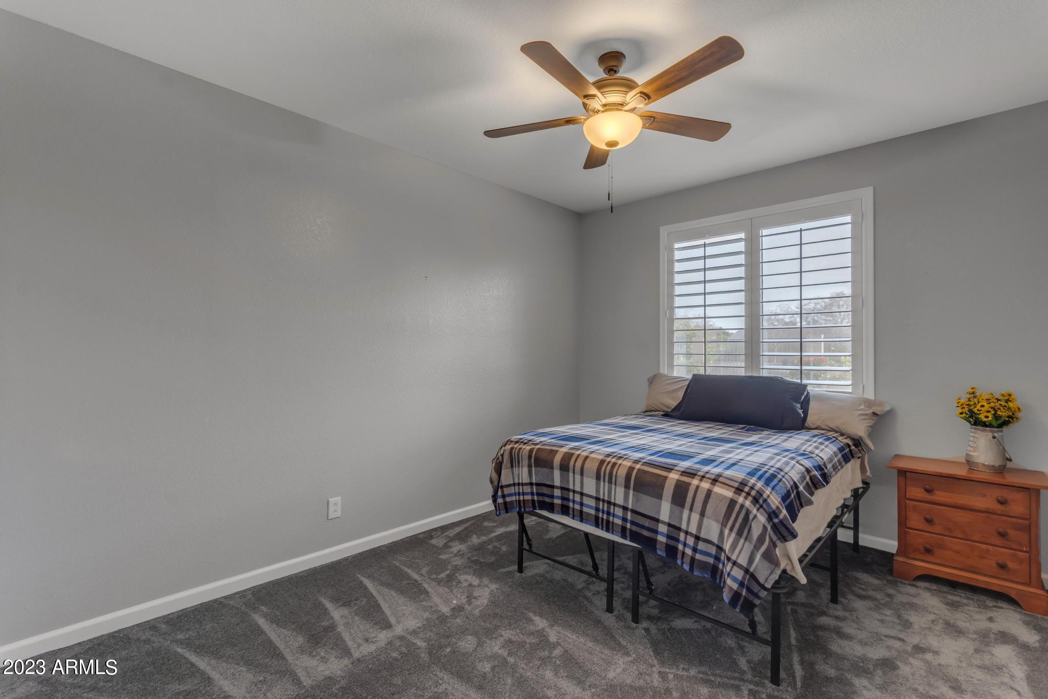2037 N CHESTNUT --