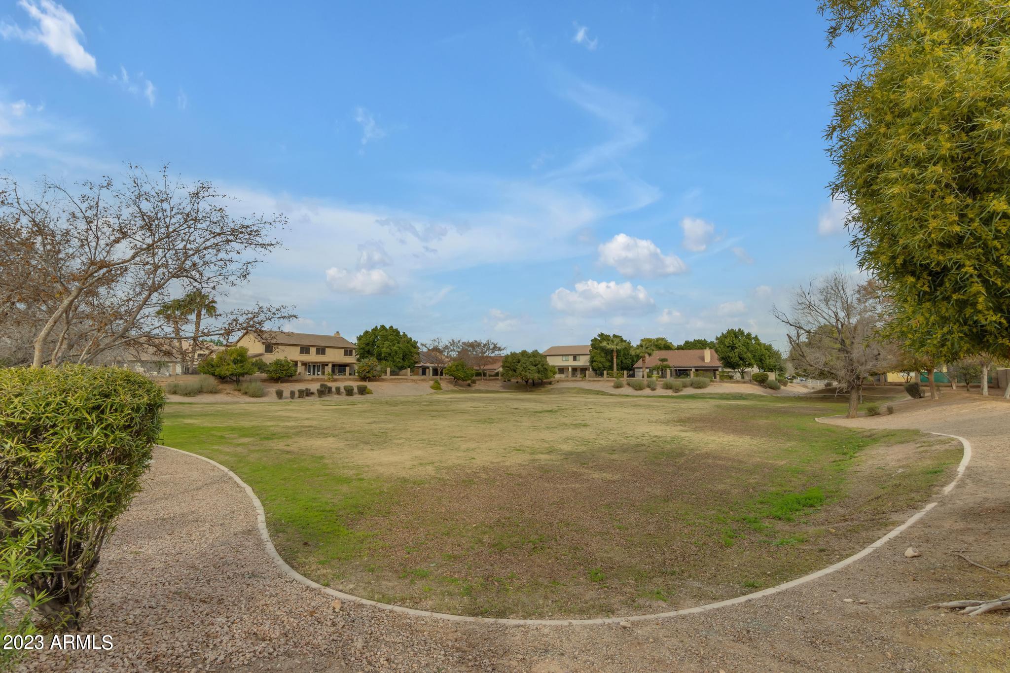 2037 N CHESTNUT --