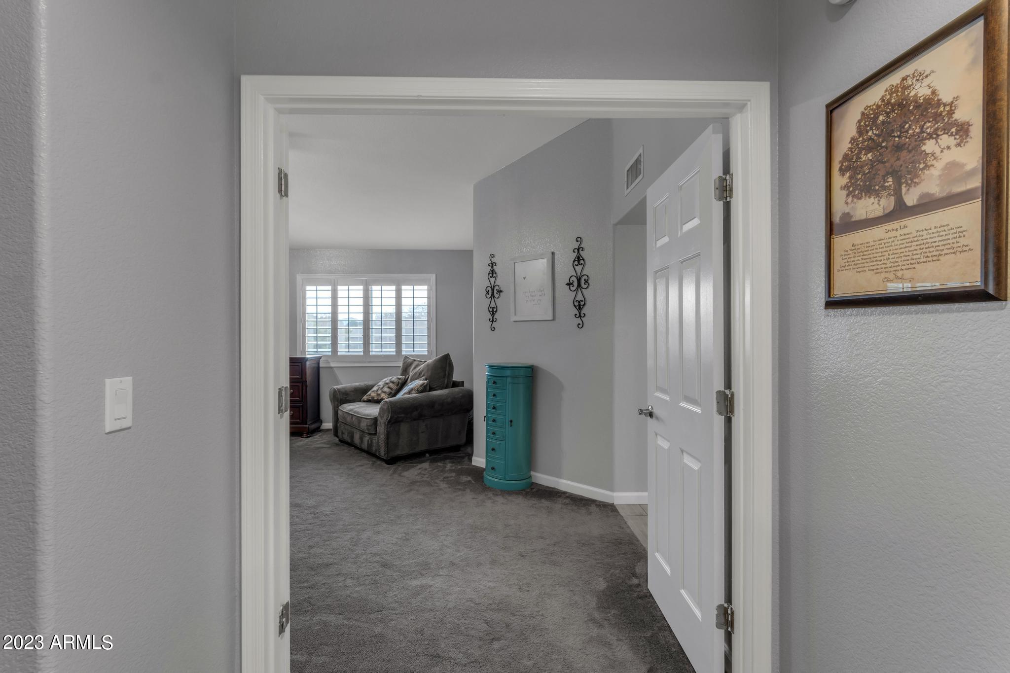 2037 N CHESTNUT --
