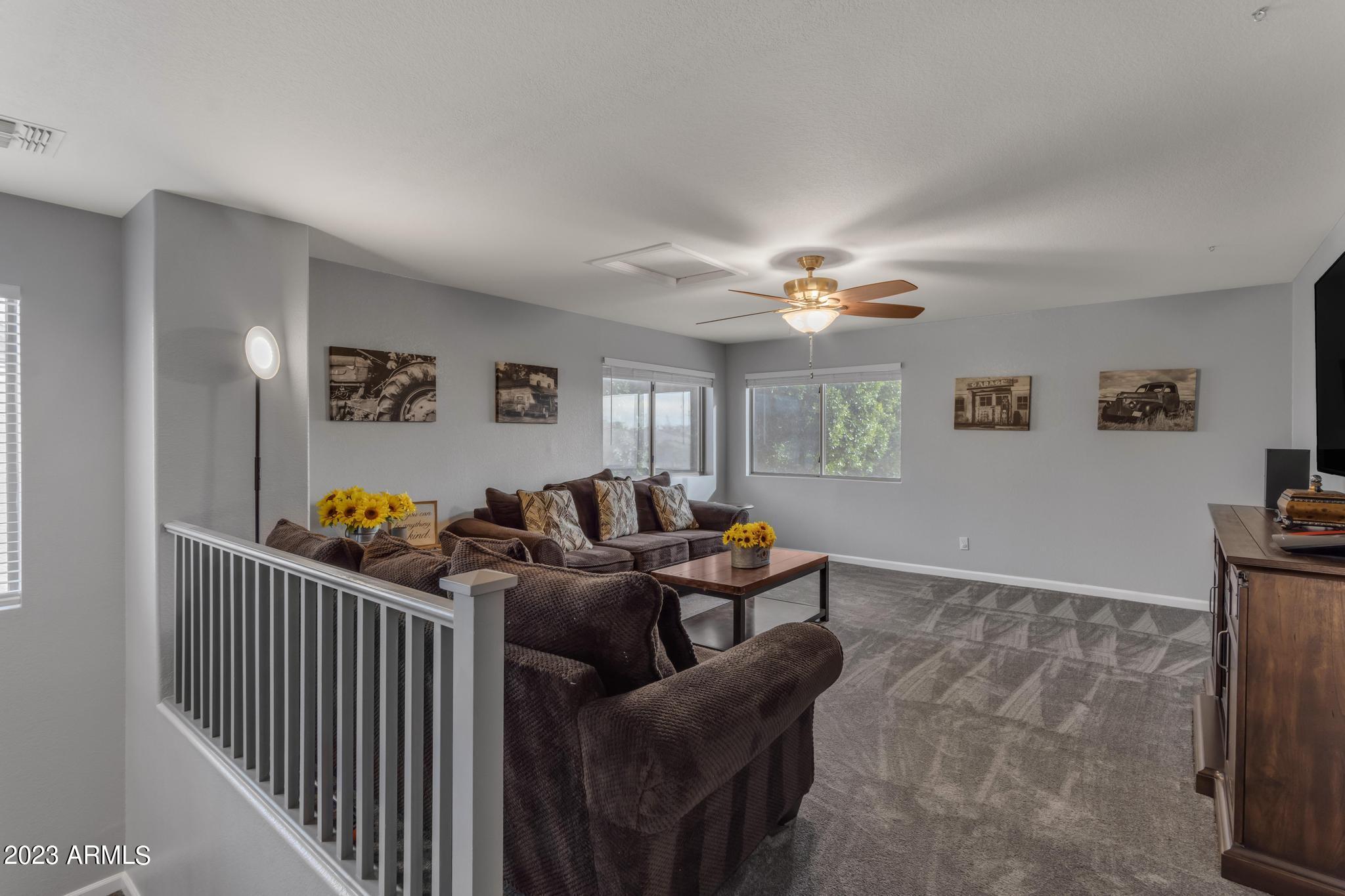 2037 N CHESTNUT --