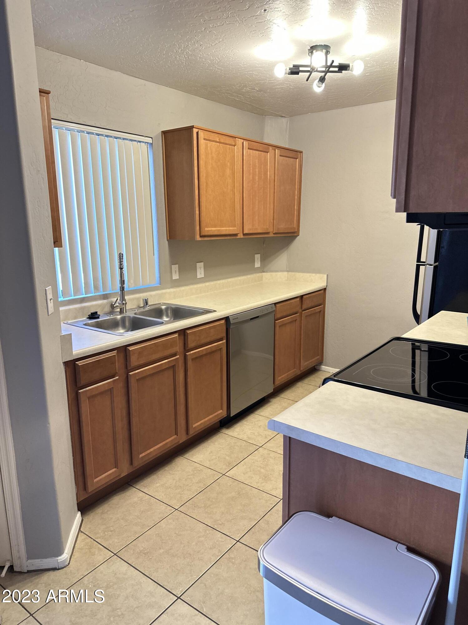 1287 N ALMA SCHOOL Road # 164