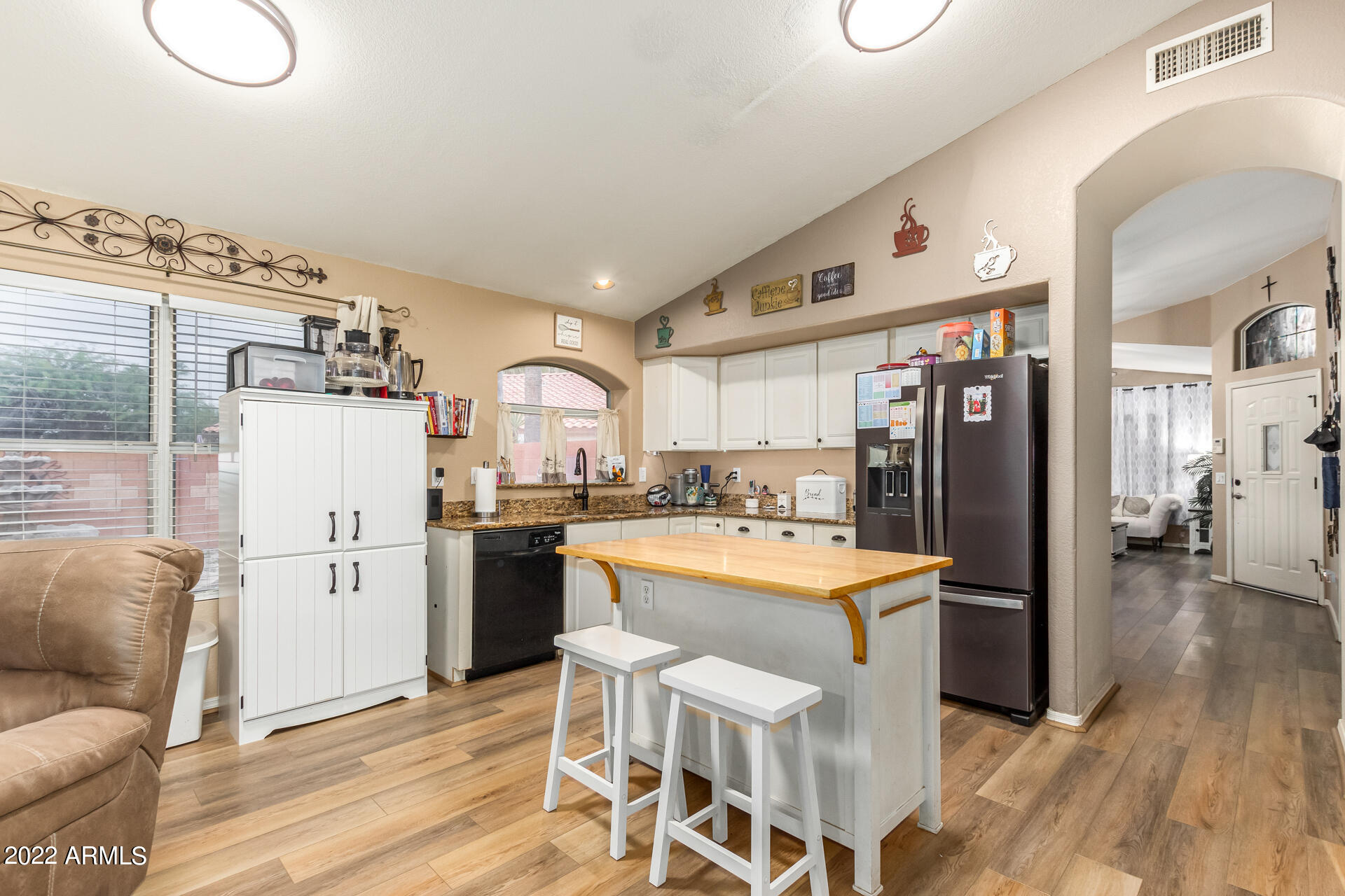 2024 S RAVEN Circle