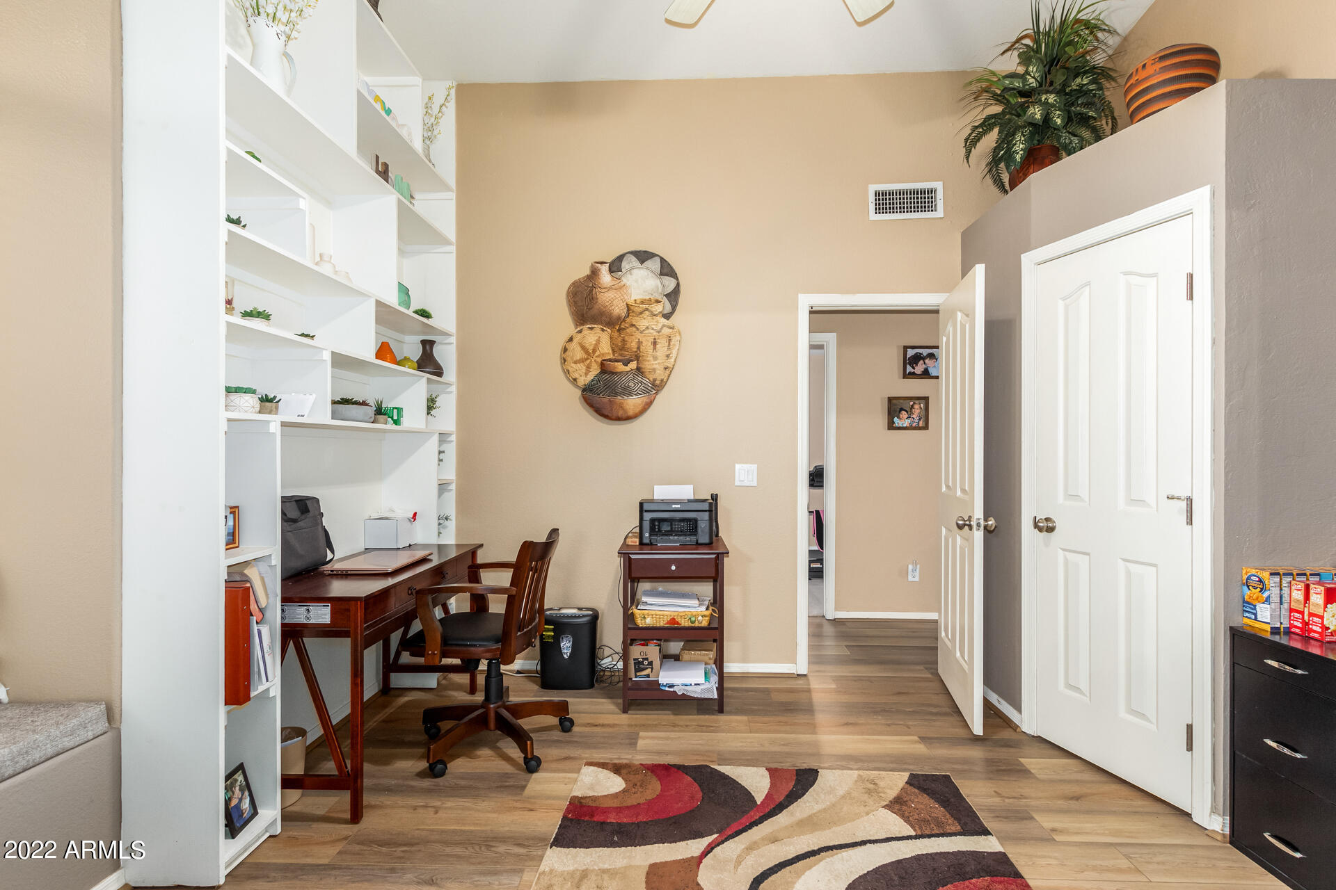2024 S RAVEN Circle