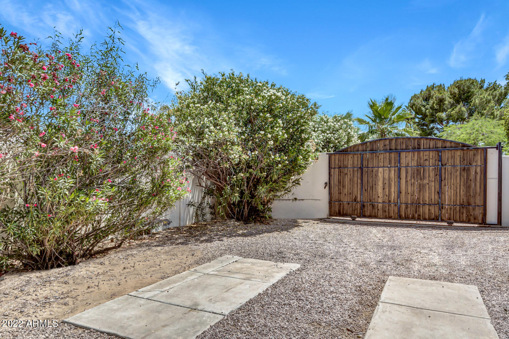 6912 E LARKSPUR Drive