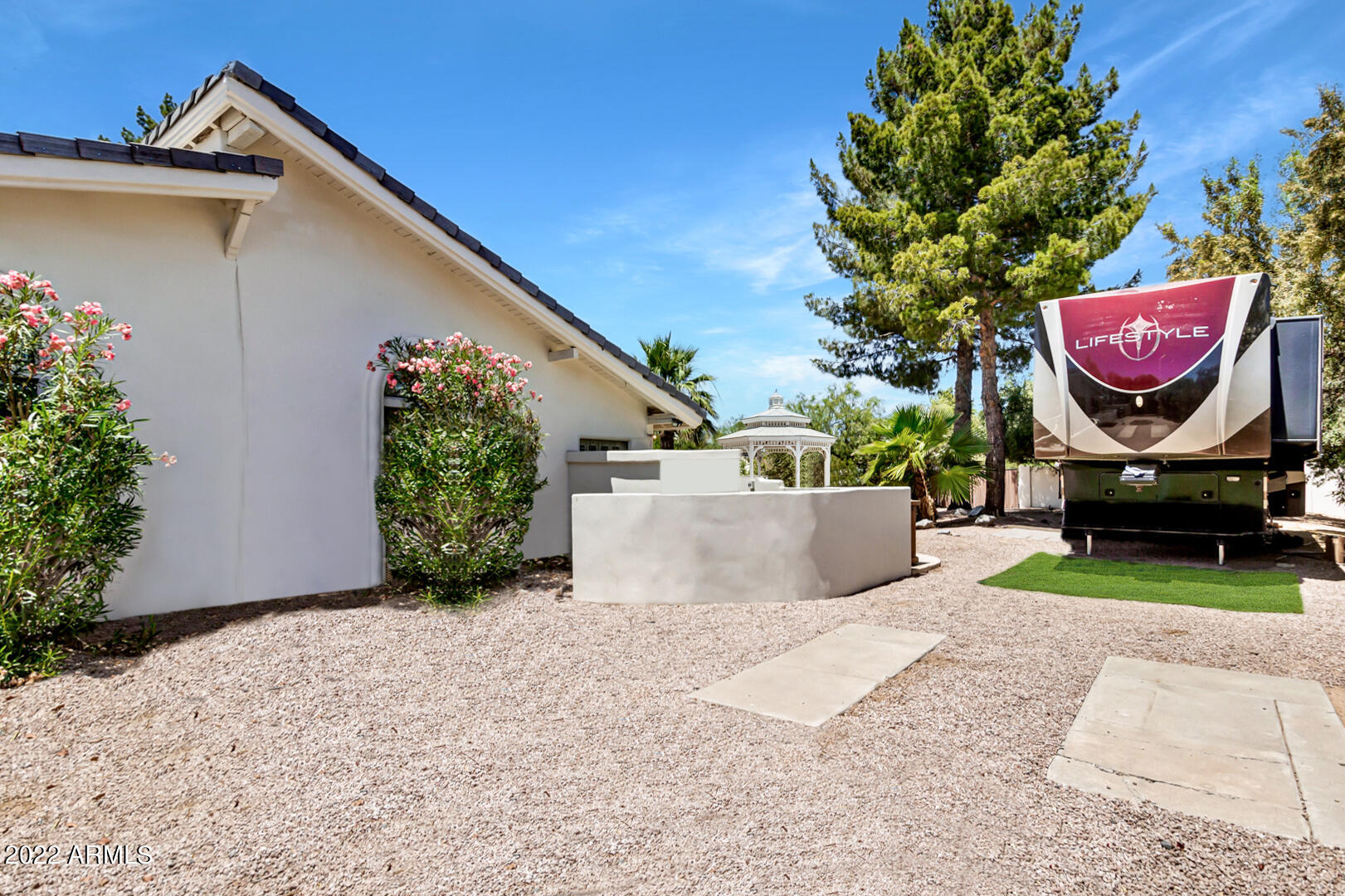 6912 E LARKSPUR Drive