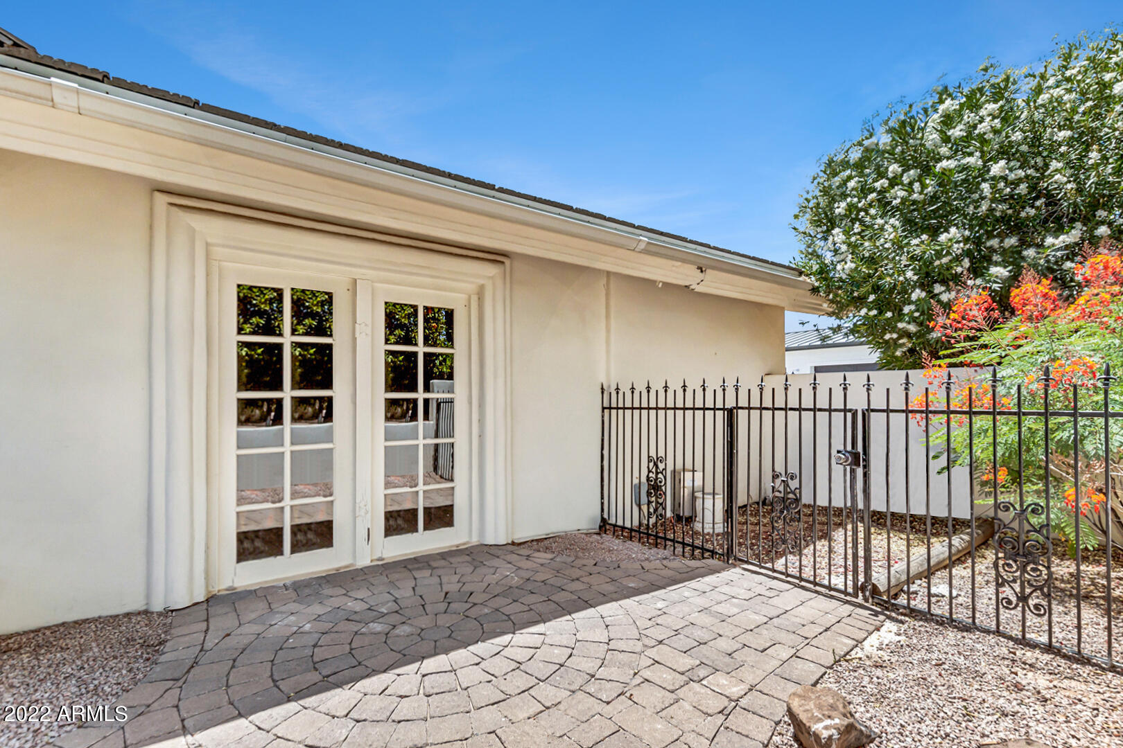 6912 E LARKSPUR Drive