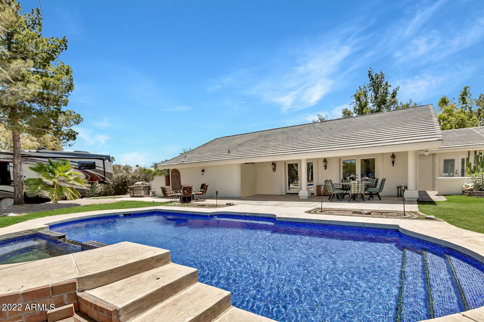 6912 E LARKSPUR Drive