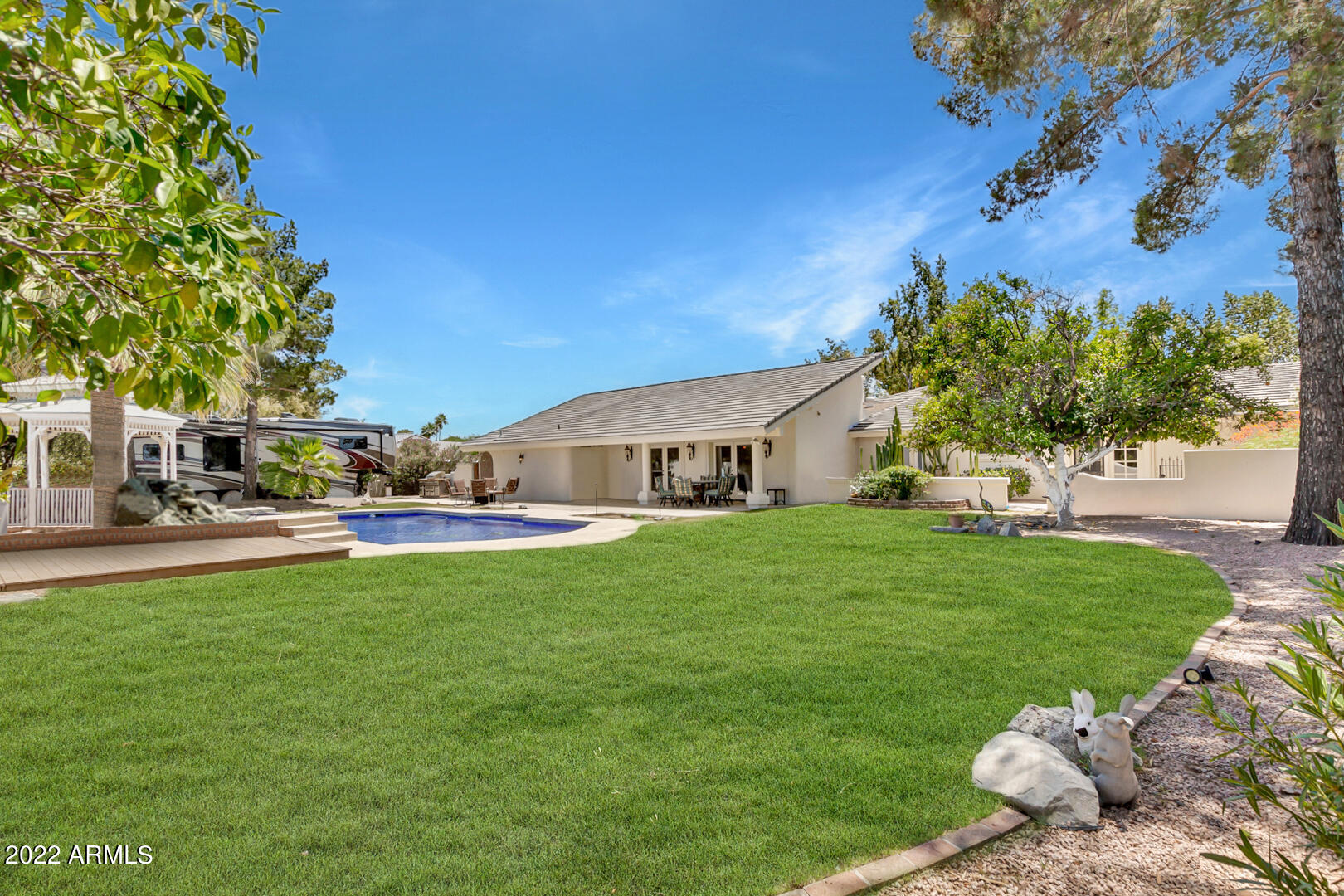 6912 E LARKSPUR Drive