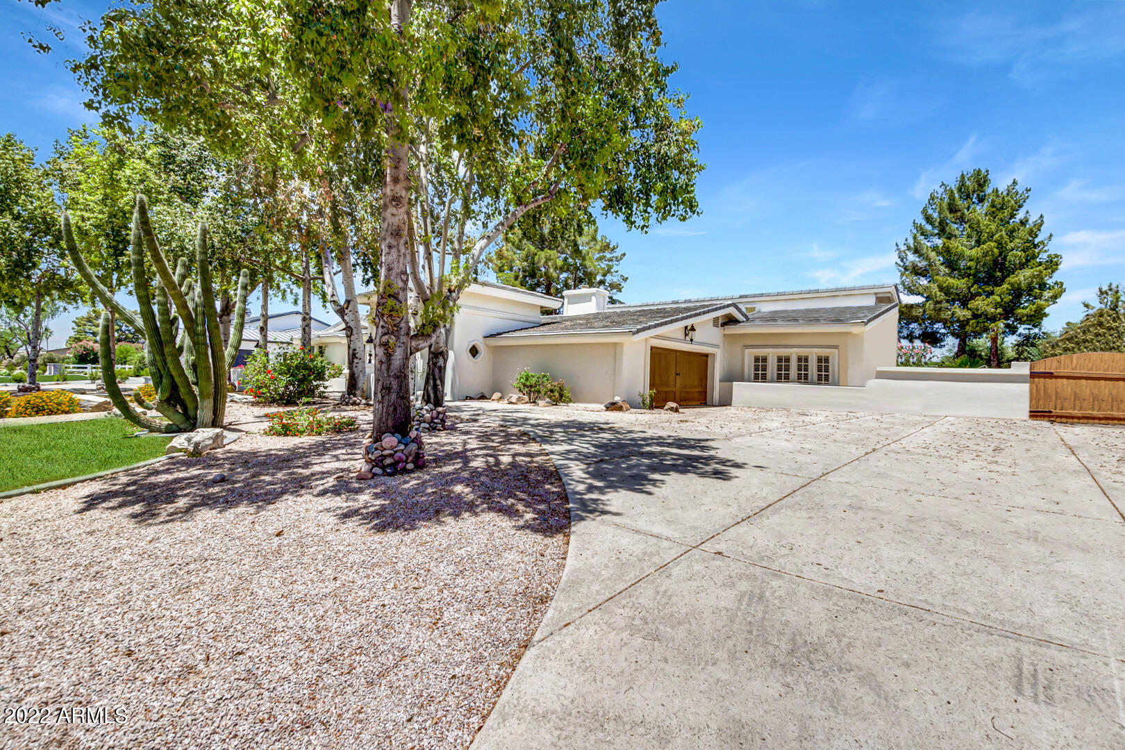 6912 E LARKSPUR Drive