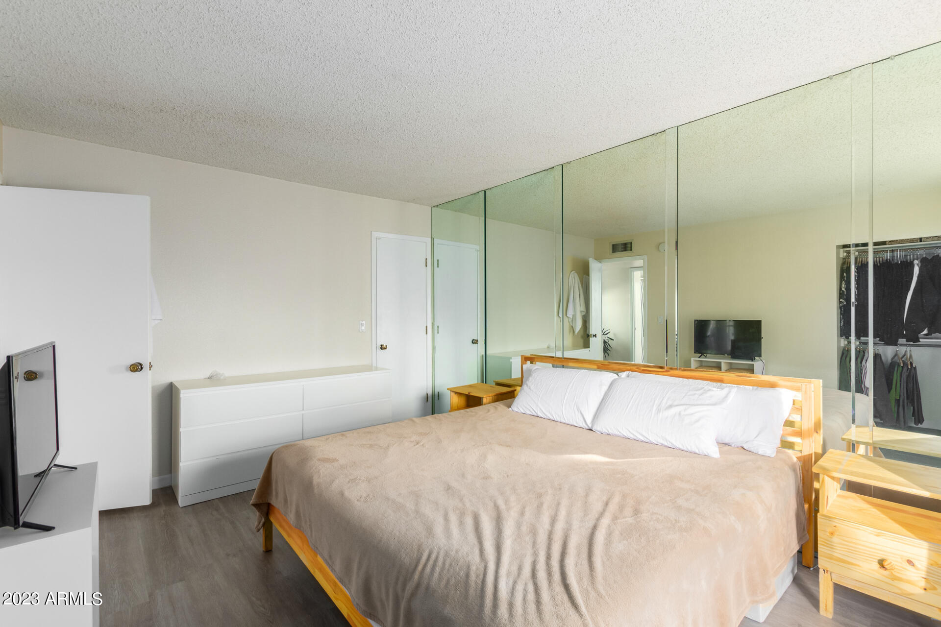 4810 E EUCLID Avenue # 3