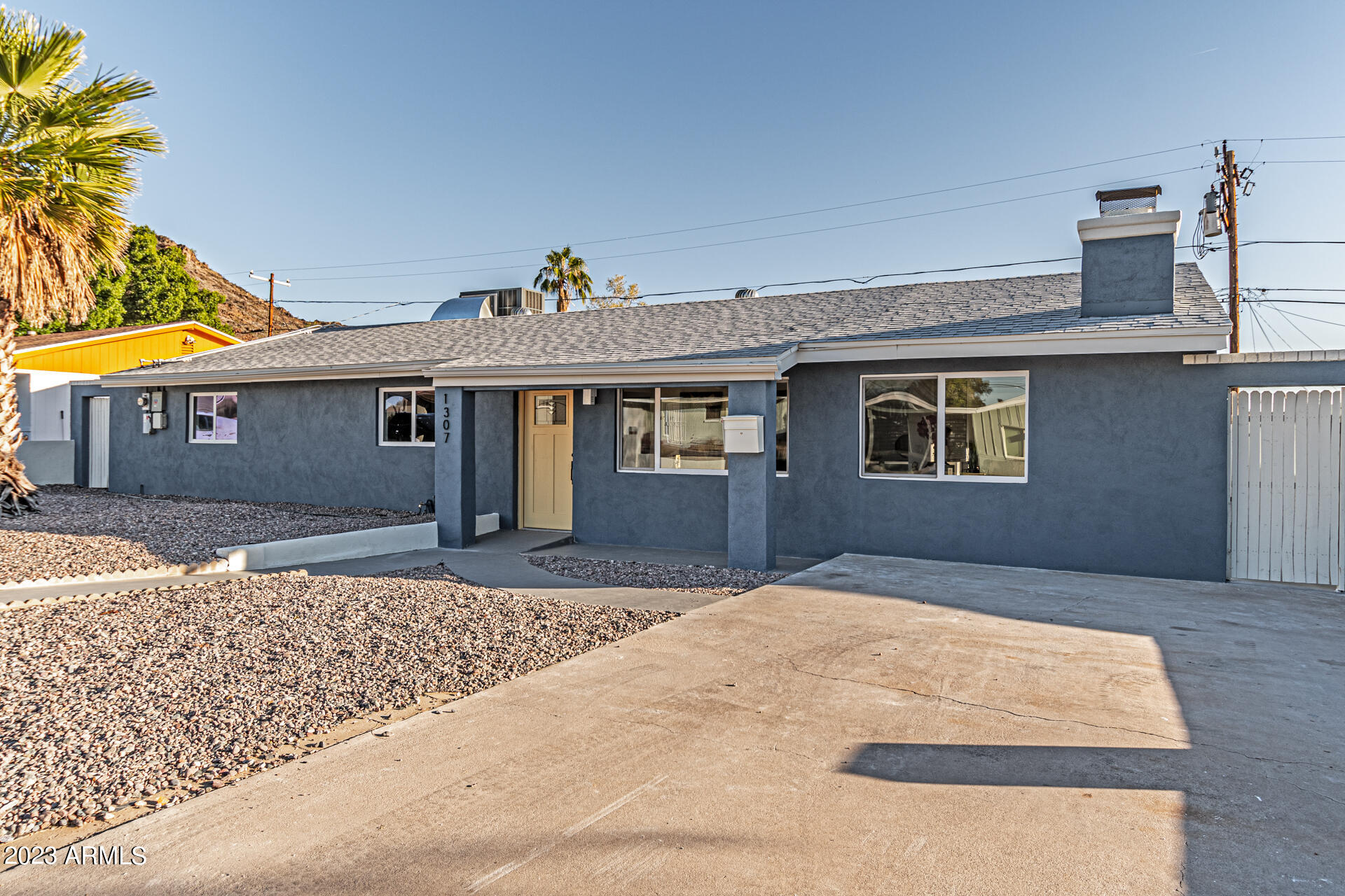 1307 E ALICE Avenue
