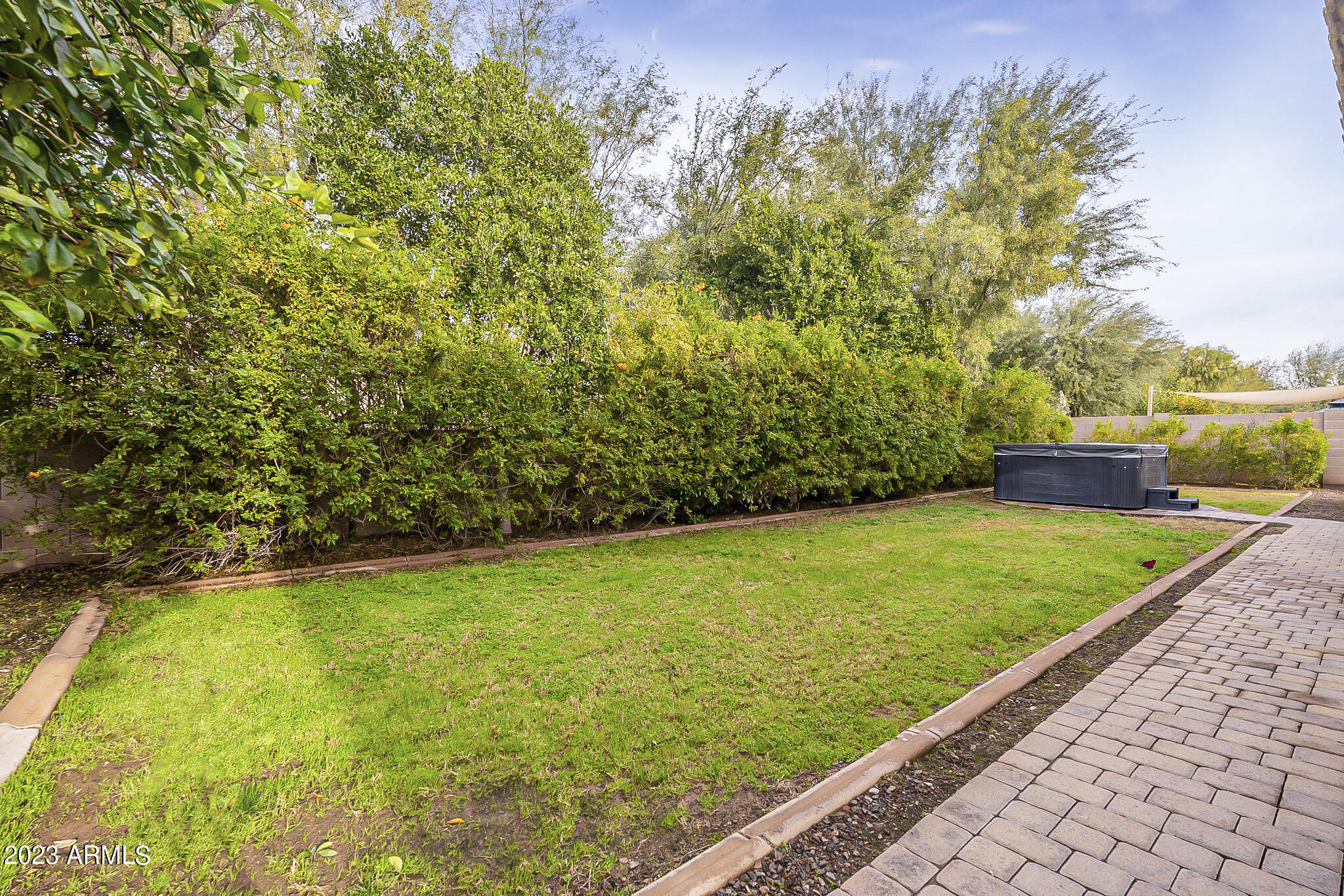 1058 E PERIWINKLE Way