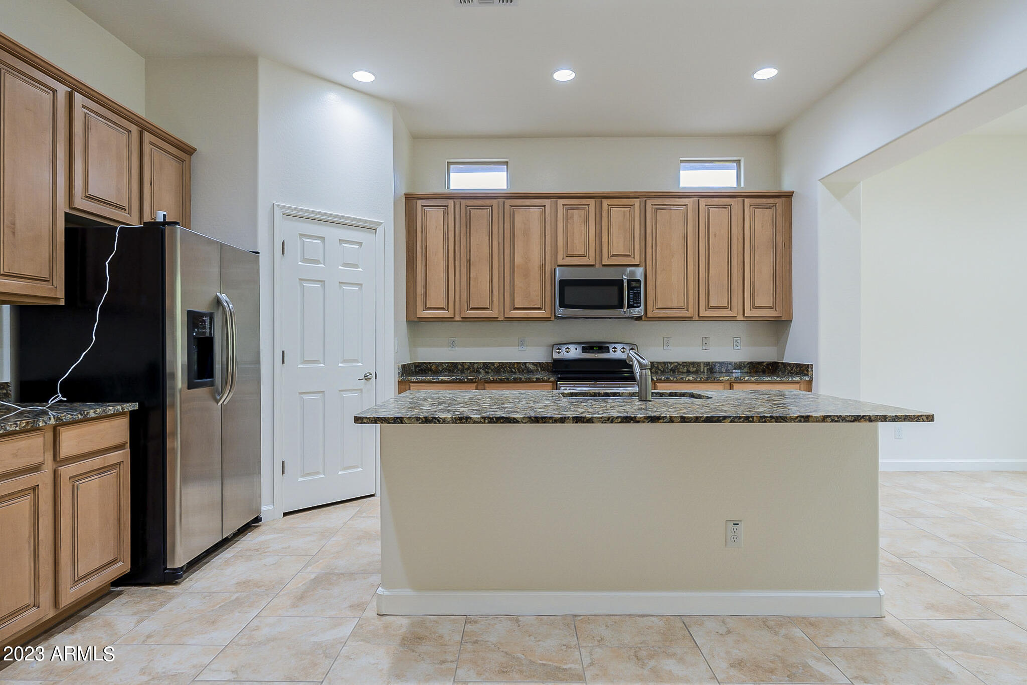 1058 E PERIWINKLE Way